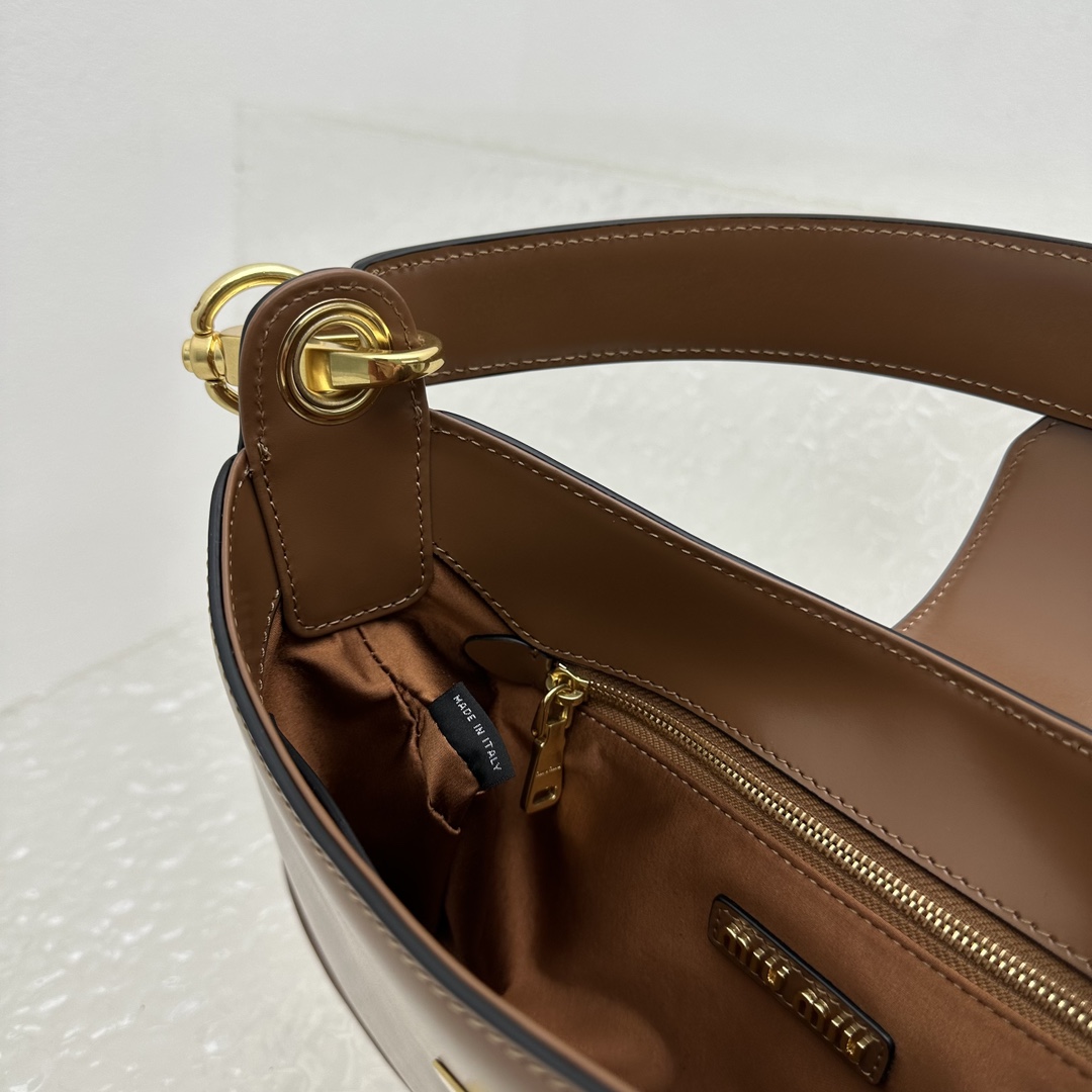 M*um*u city calf hobo bag-28*15*4cm
