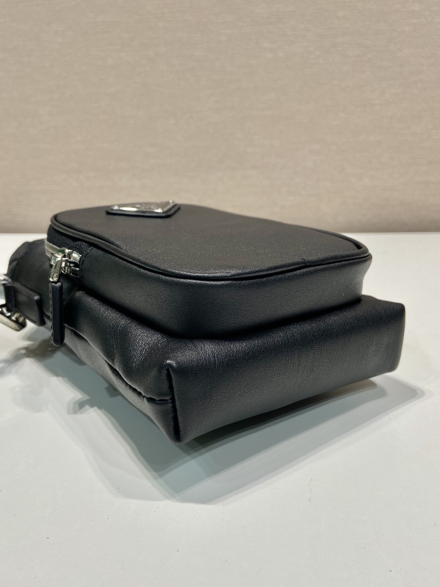 Pra*a mobile phone bag -13*18m