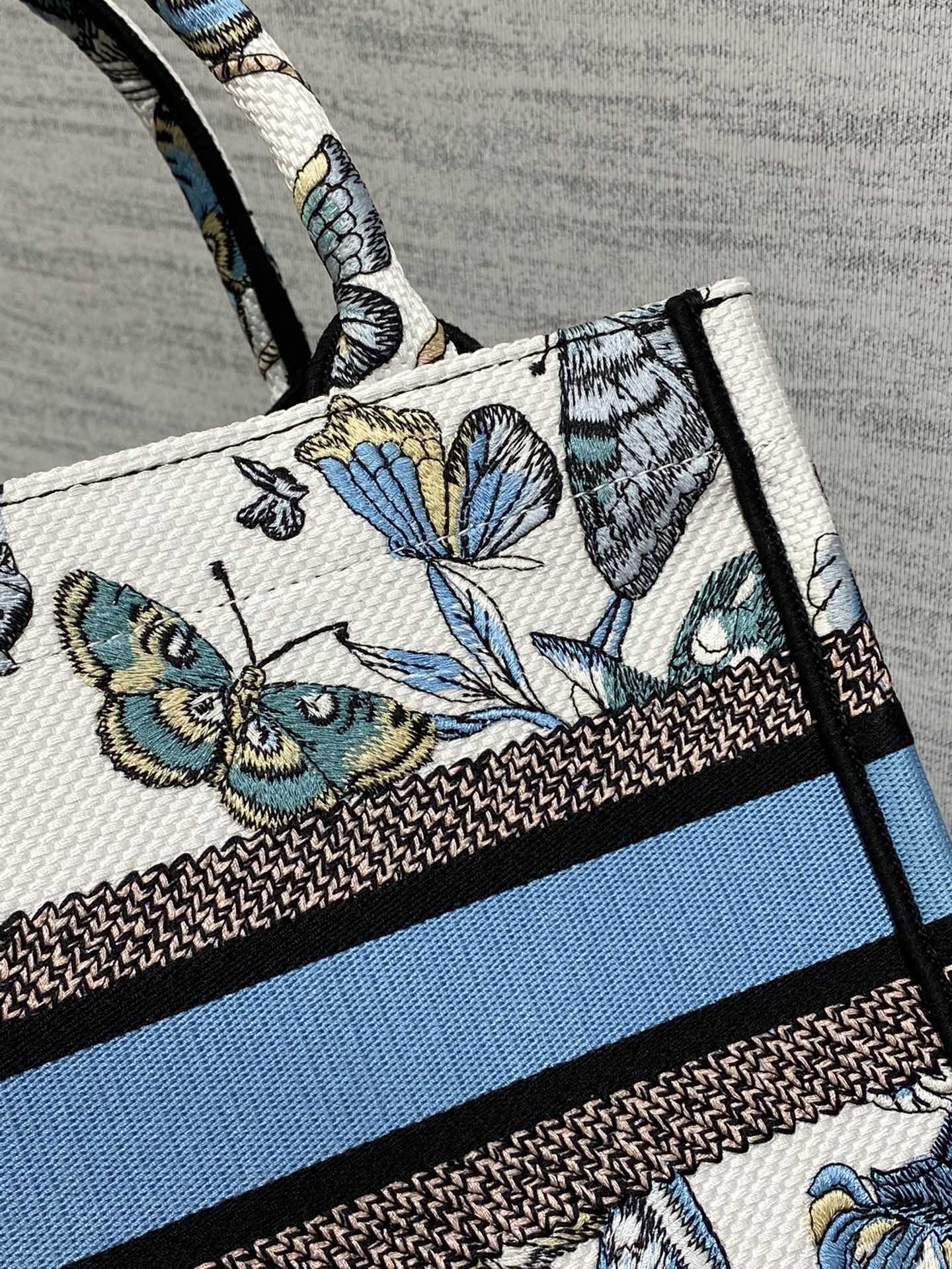 D*or small book tote-26*8*22cm