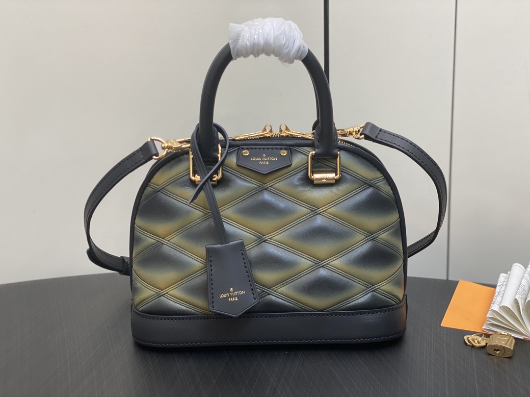l0*is V*t0n m22878 alma bb-23.5 x 17.5 x 11.5cm
