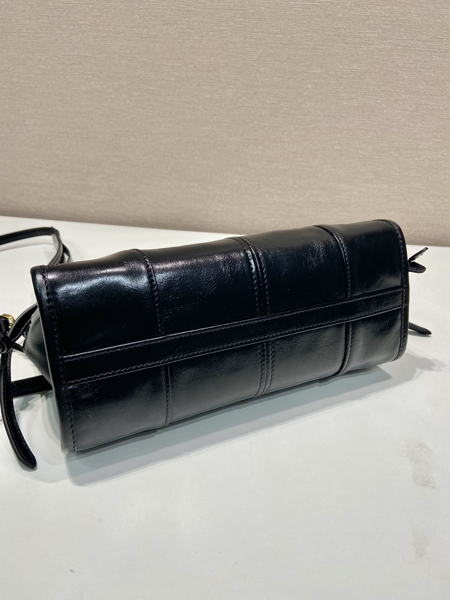 Pra*a lussolf oil waxed bag 1ba215-26*14*12cm
