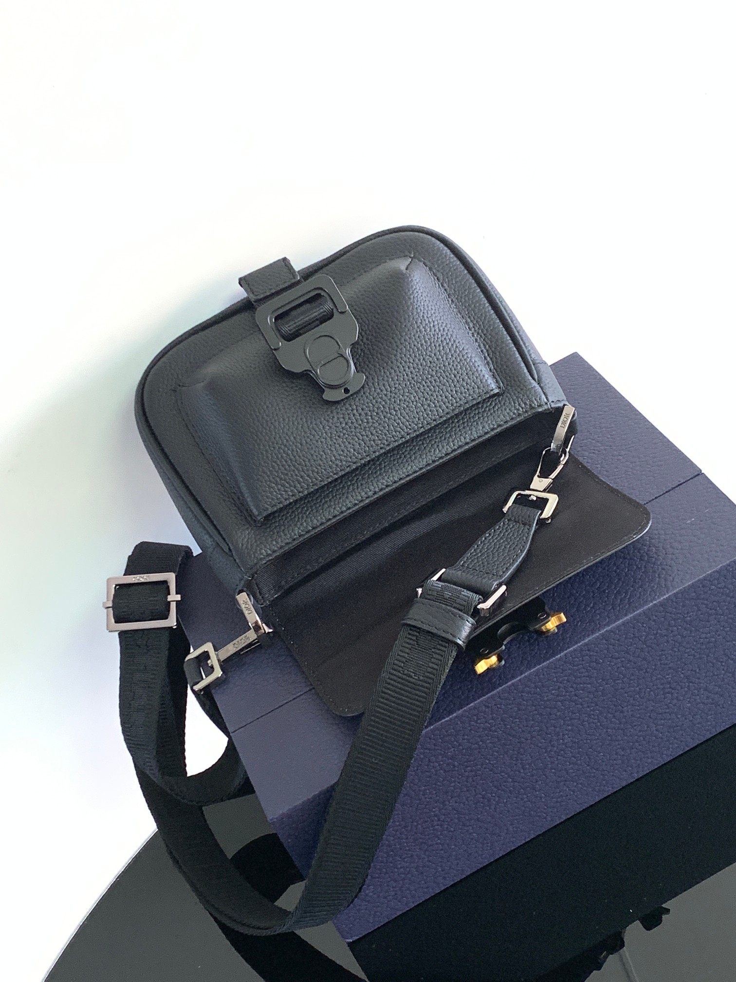 D*or hit the road handbags-19 x 11 x 4cm