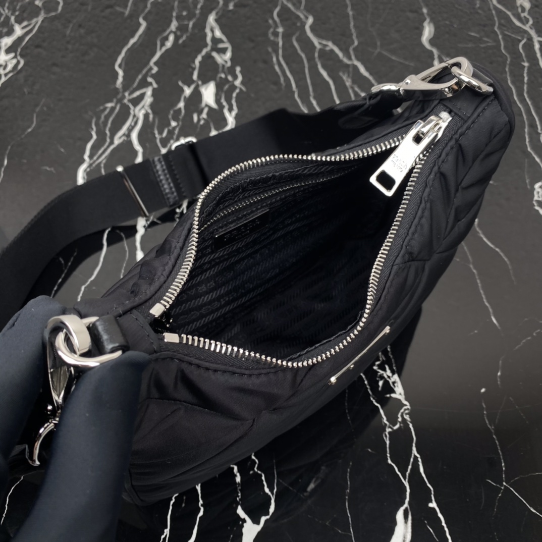 Pra*a 1bc151 re_nylon bag -24*17*7cm
