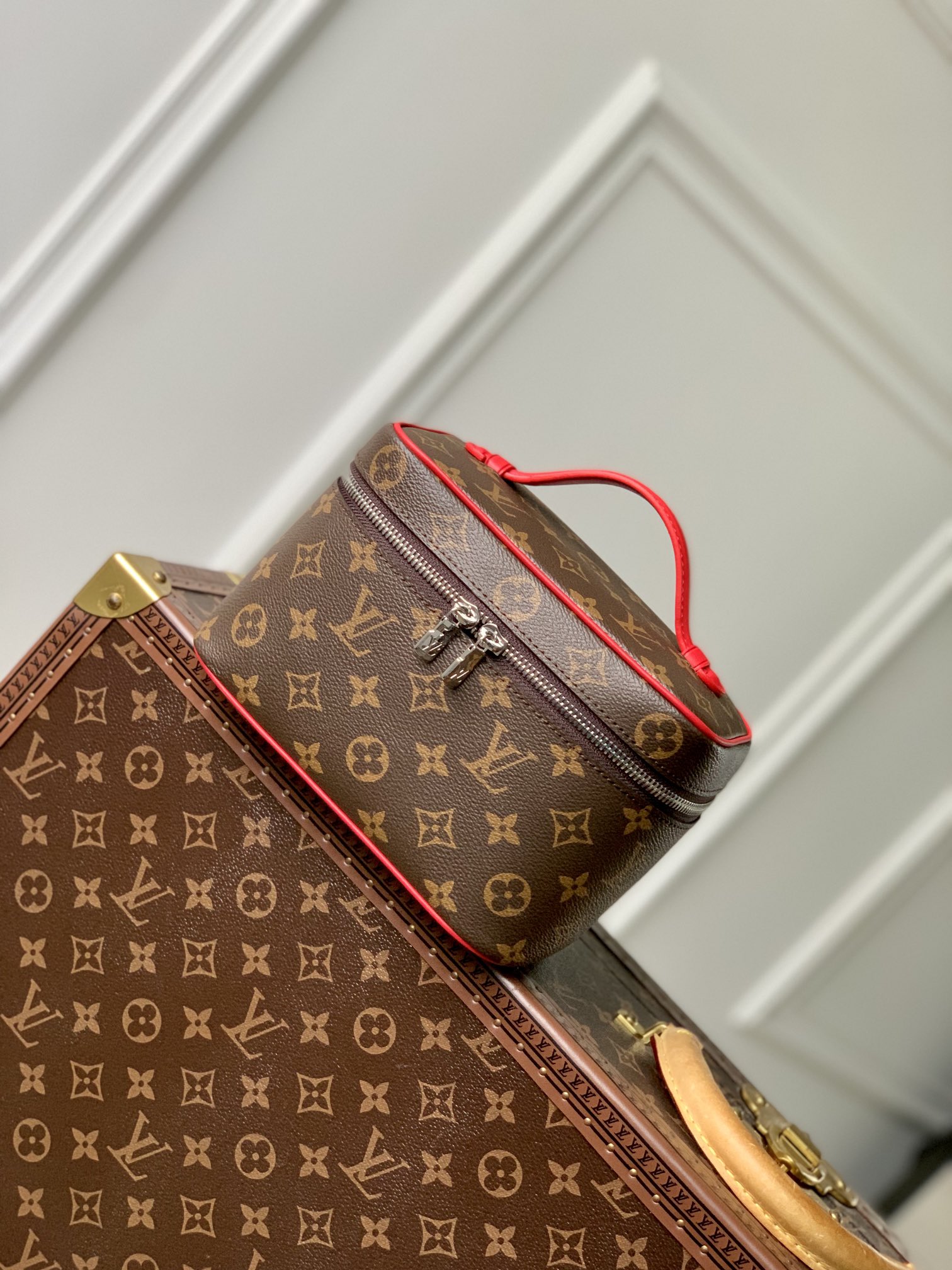 l0*is V*t0n nice cosmetic bag