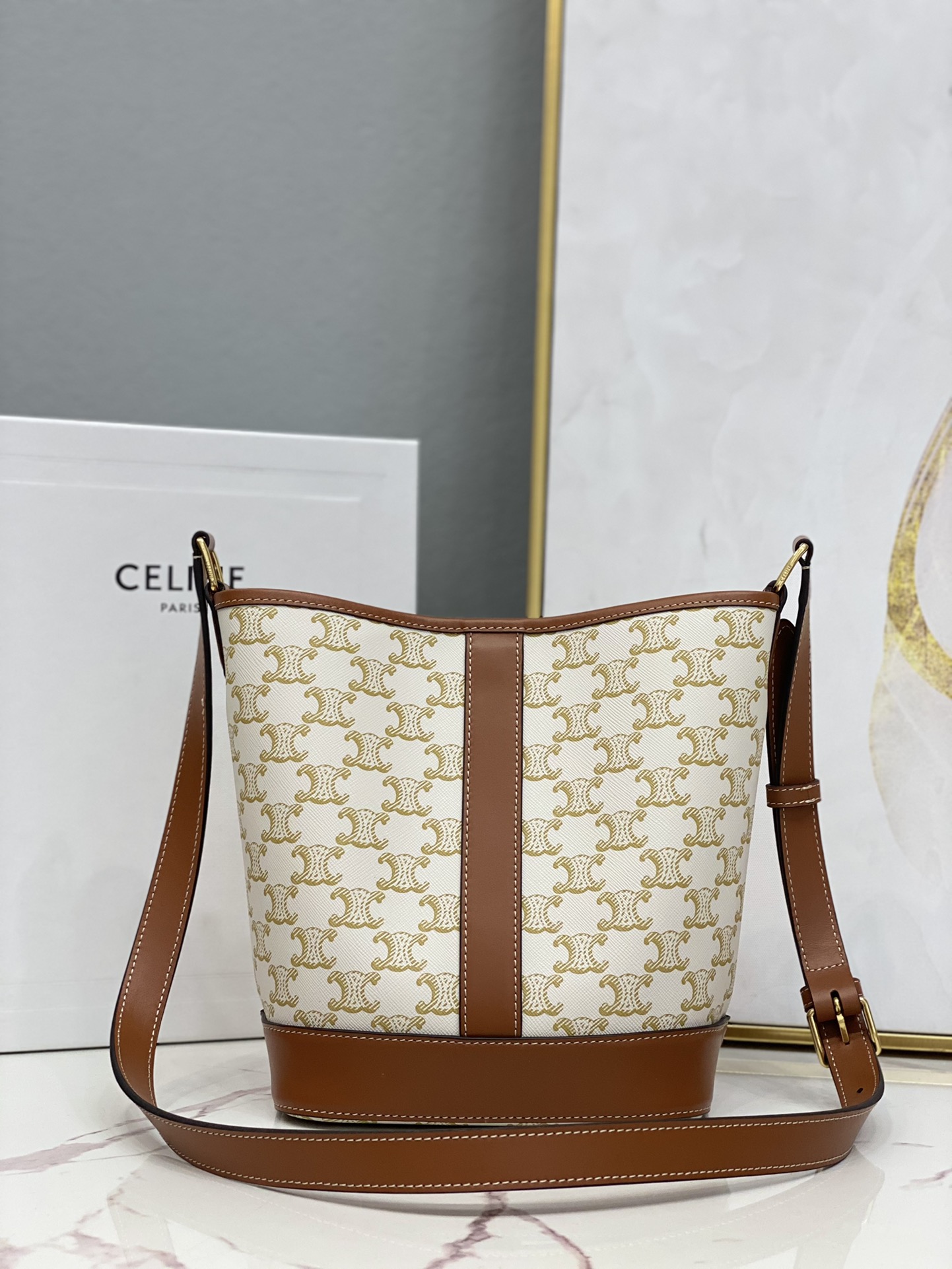 Ce**e triomphe bucket-22×30×13cm