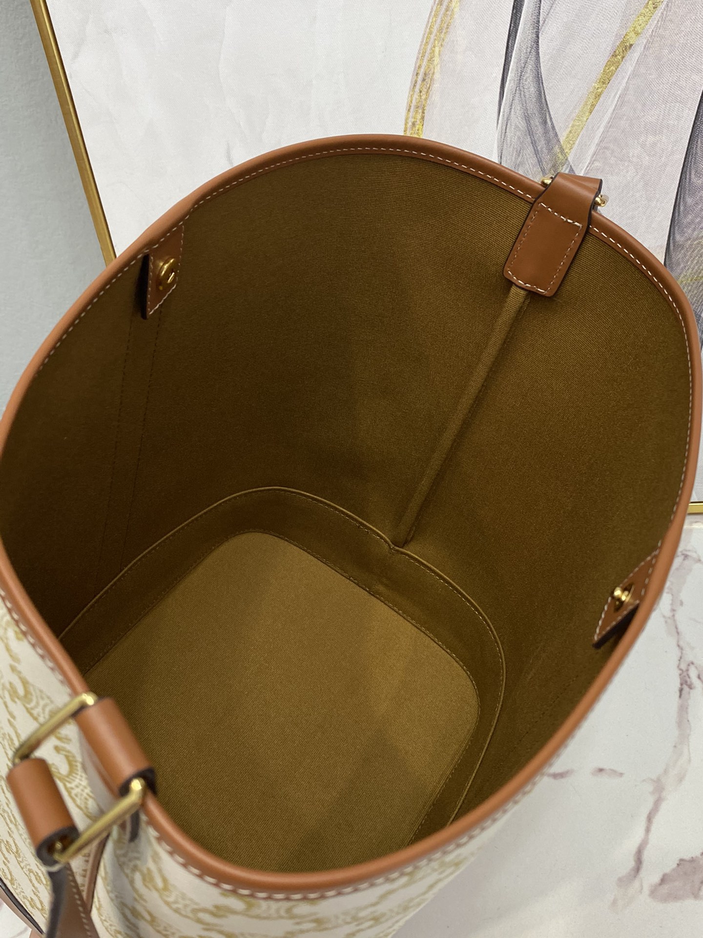 Ce**e triomphe bucket-33 x 27 x 17cm