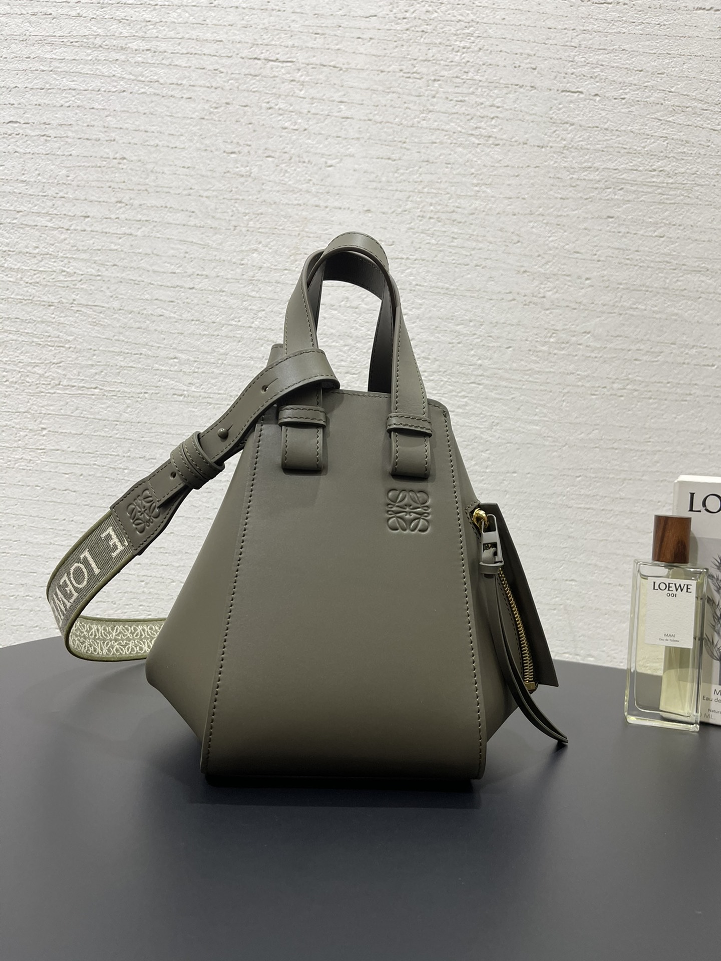 L0ew* hammock bag-20.8*19.5*14.5cm