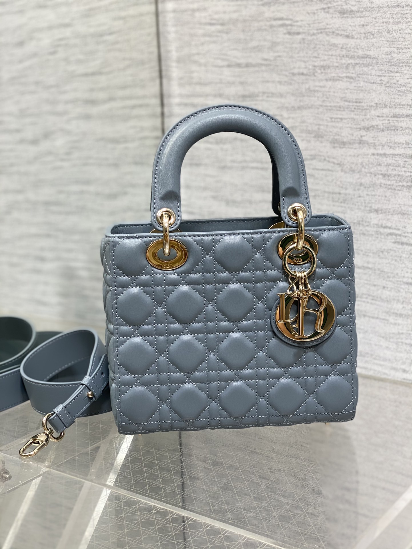 lady D*or bag-gold hardware-20*16.5*8cm