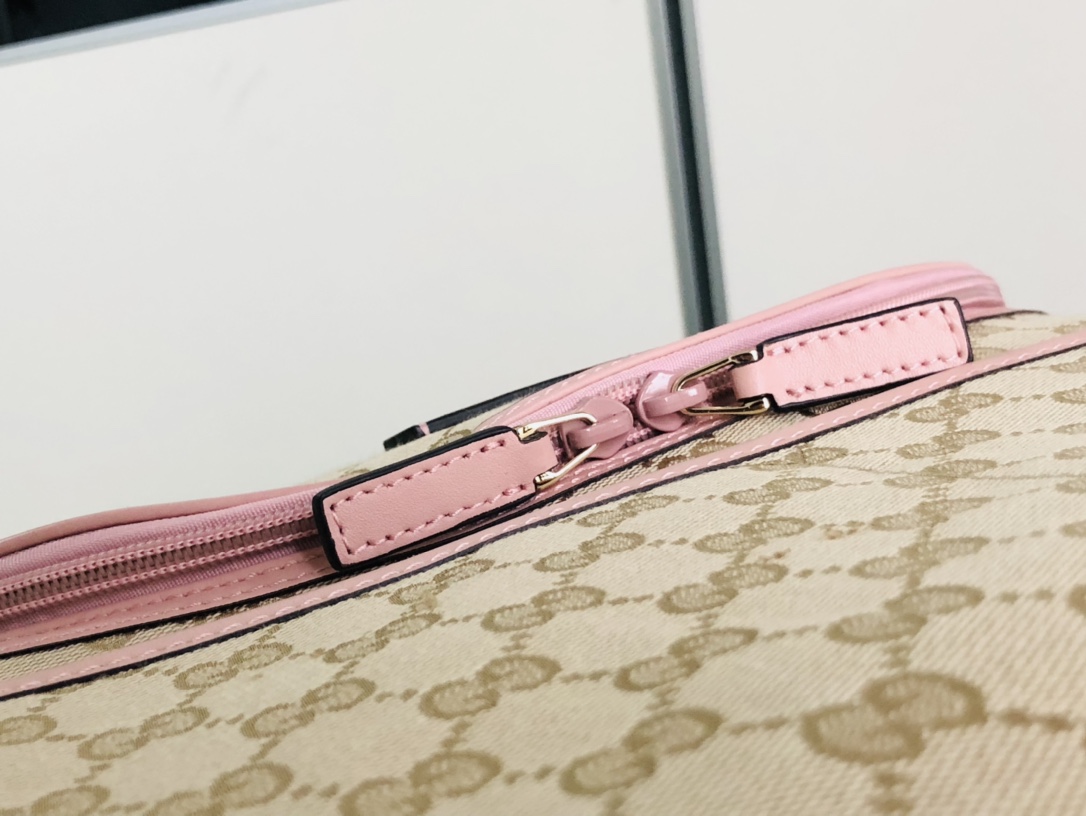 G*u*i messenger bag-38*30*13cm