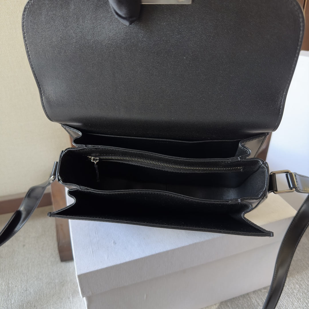 Celin Triomphe Shoulder Bag-22.5x16.5x7.5CM