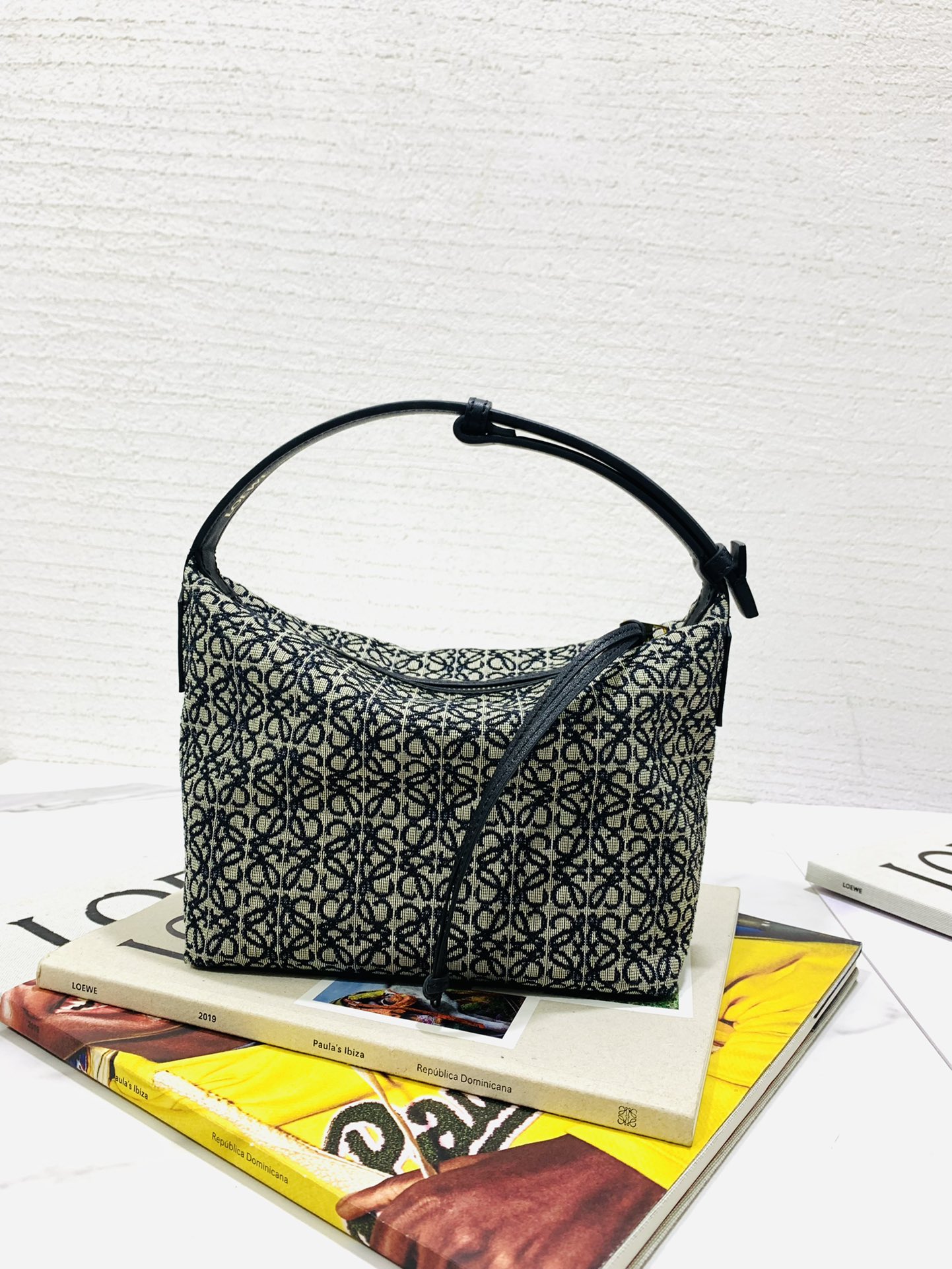 L0ew* cubi anagramtote-21*12*17cm