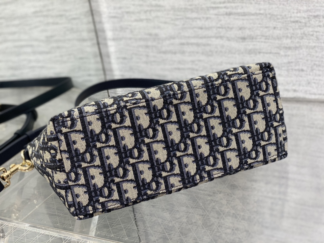 D*or vintage bag-22*13*9.5cm