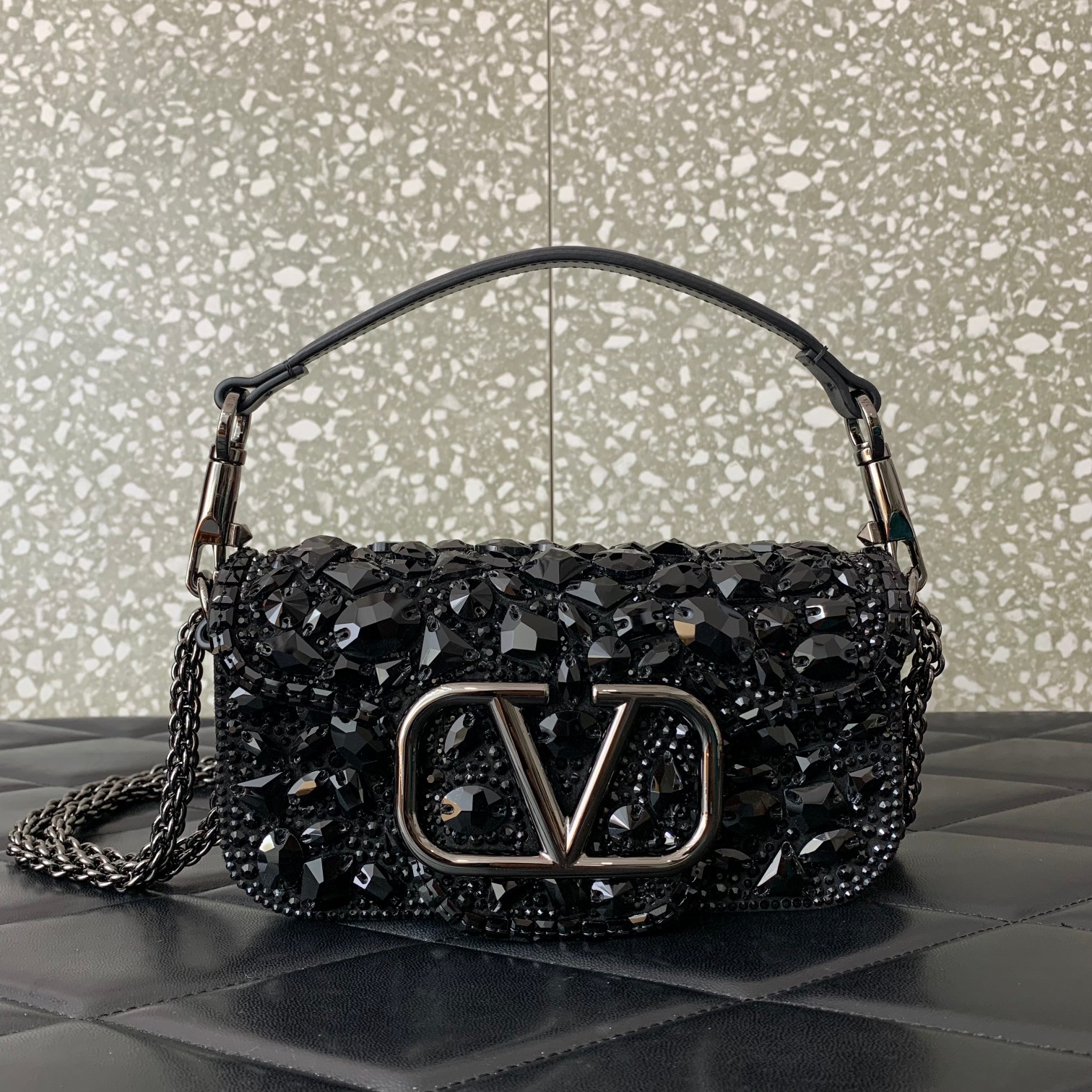 Va1e*ntin0 garavani mini loco bag-20*11*5cm