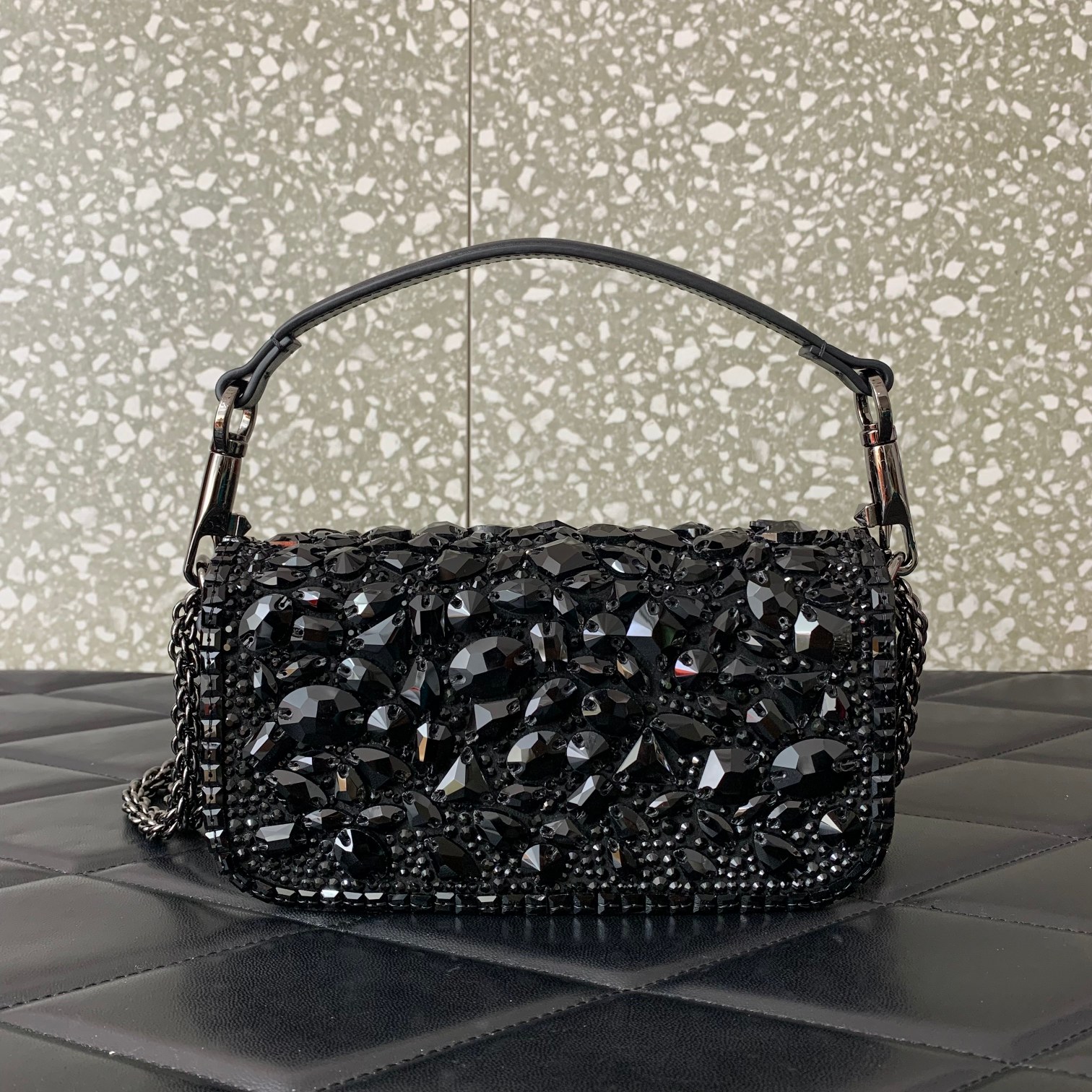 Va1e*ntin0 garavani mini loco bag-20*11*5cm