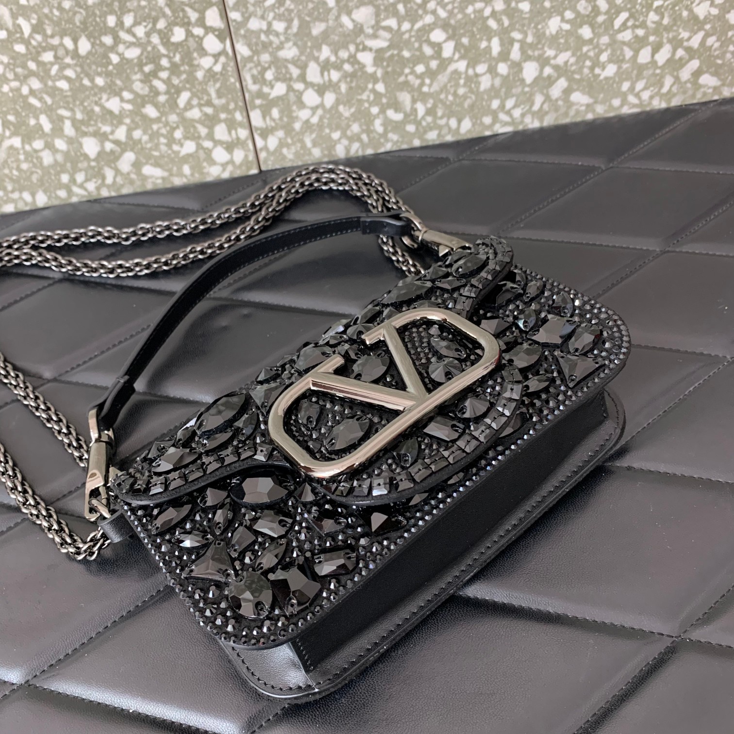 Va1e*ntin0 garavani mini loco bag-20*11*5cm
