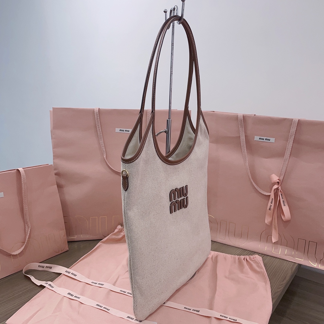 M*um*u tote-35 x 40cm
