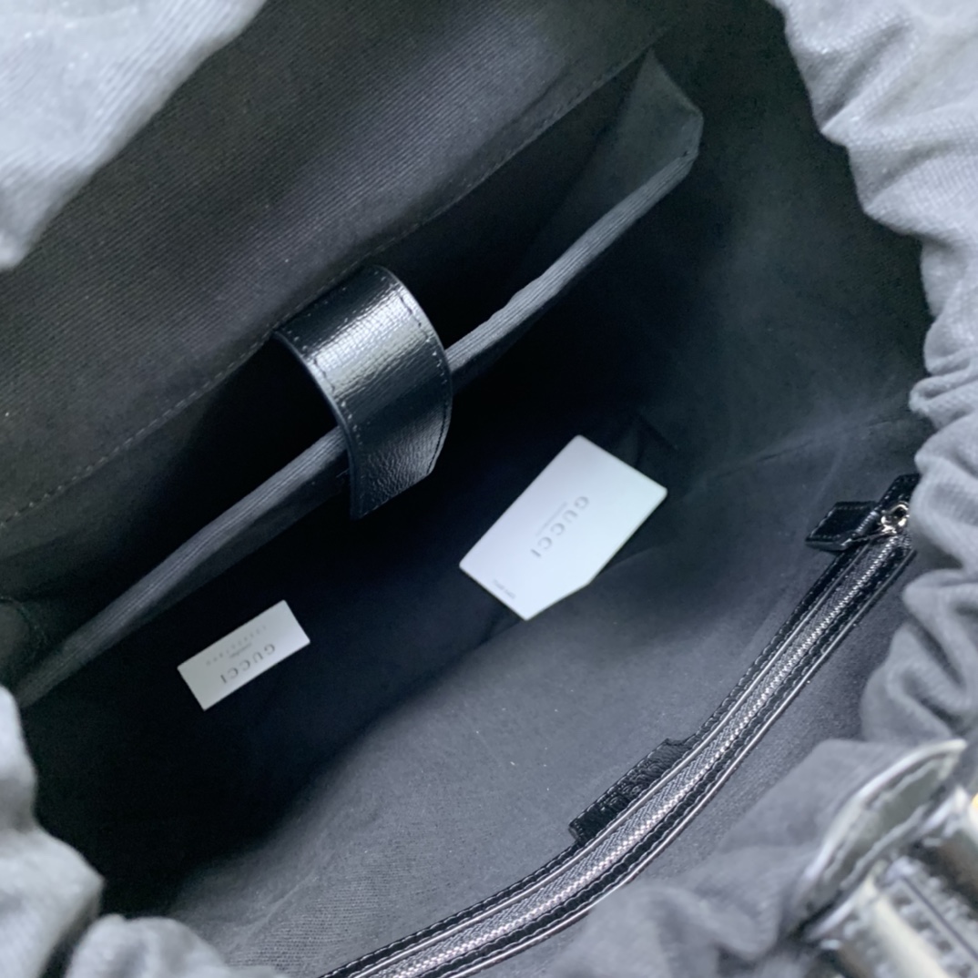 G*u*i backpack-26*43*18cm