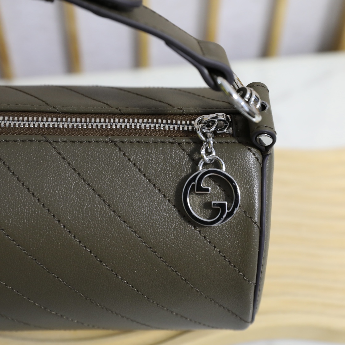 G*u*i blondie shoulder bag-13*25*12cm