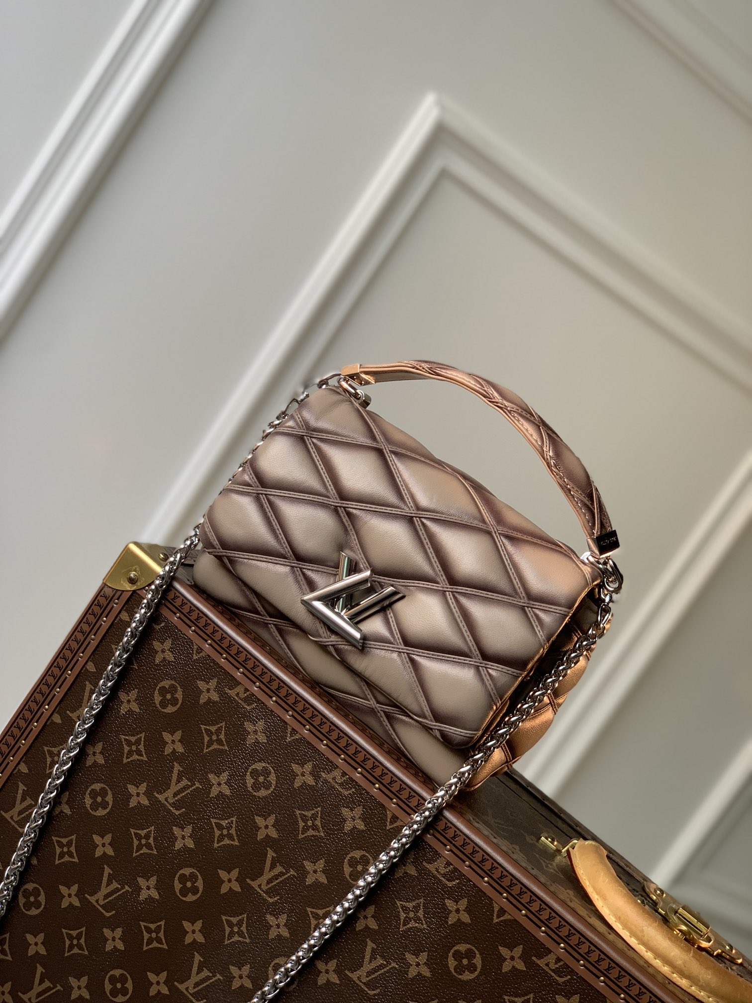 l0*is V*t0n go-14 bag-m22891-23.0 x 16.0 x 10cm