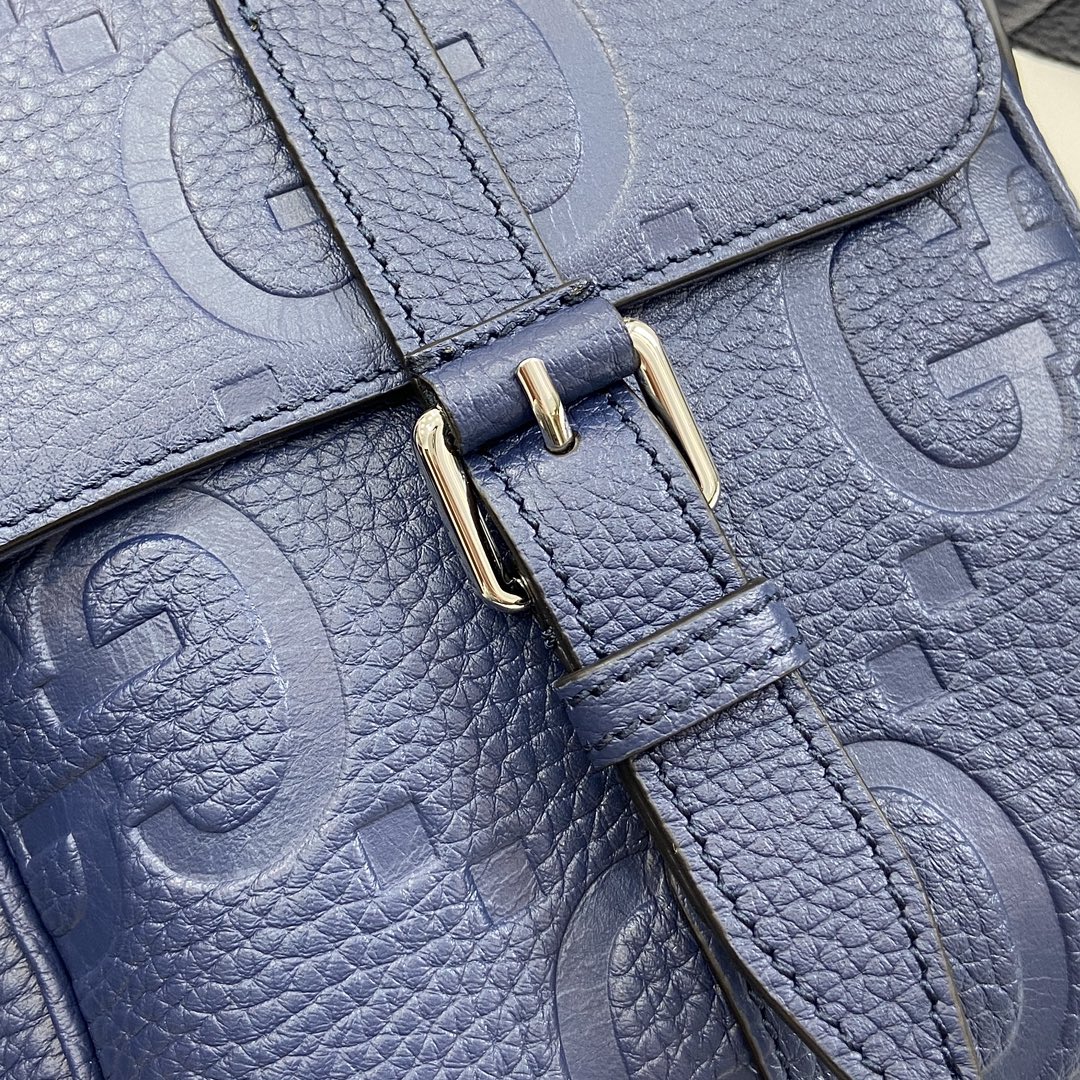 G*u*i messenger bag-14.5*18.5*4.5cm