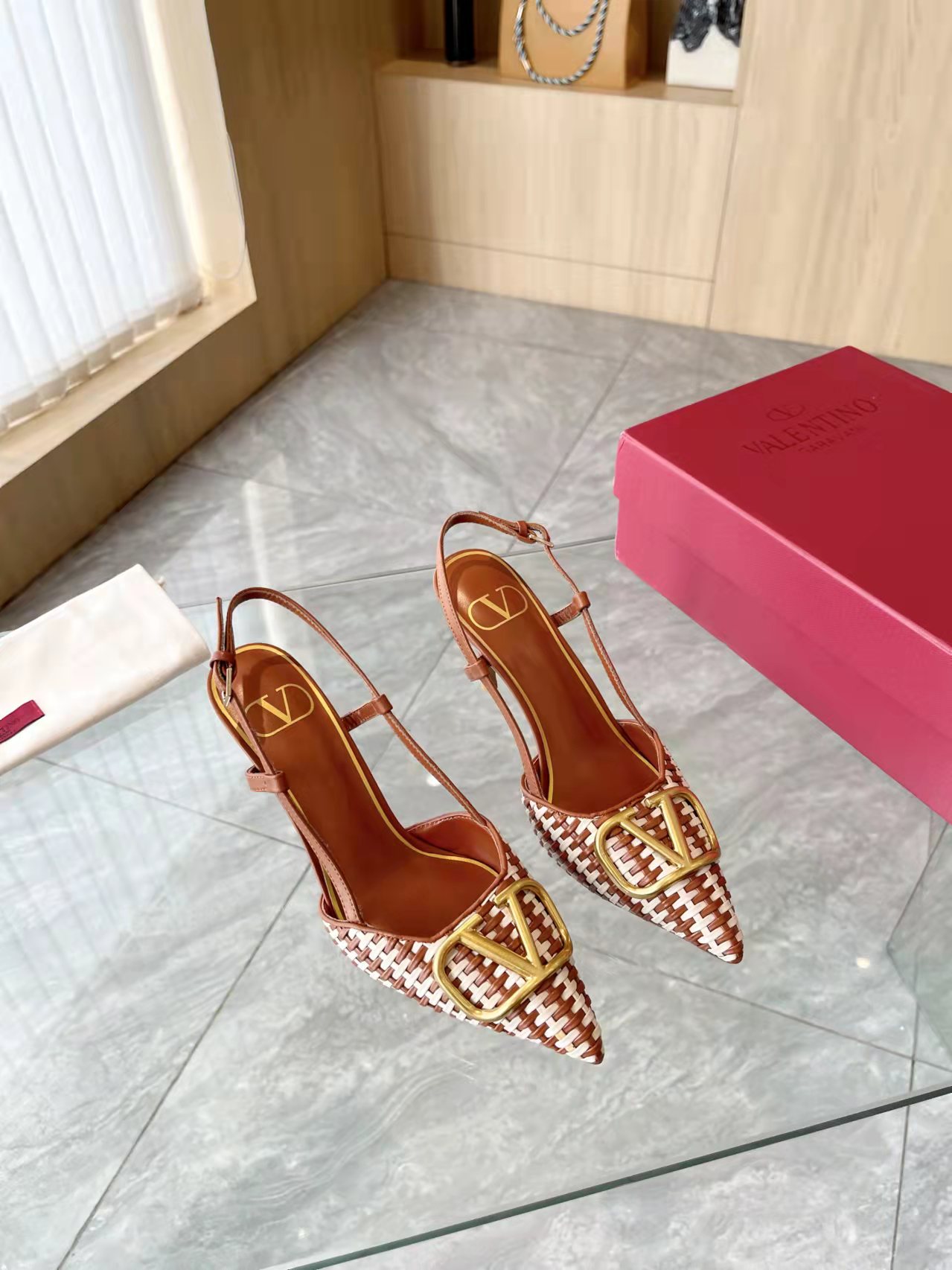 Va1e*ntin0 2024ss heels