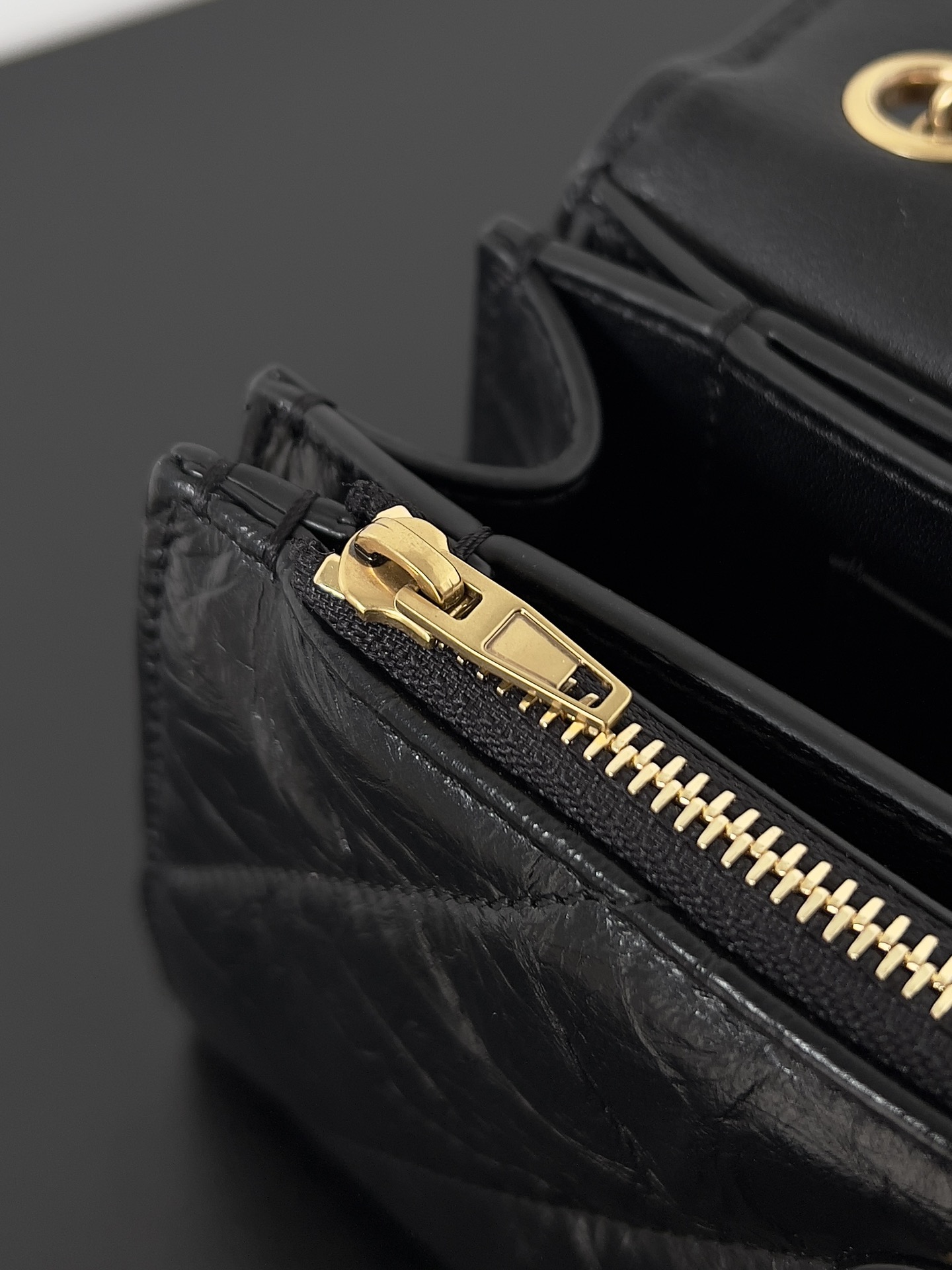 Ba*len*cia*ga crush chain bag-21.8*9.9*4.8cm