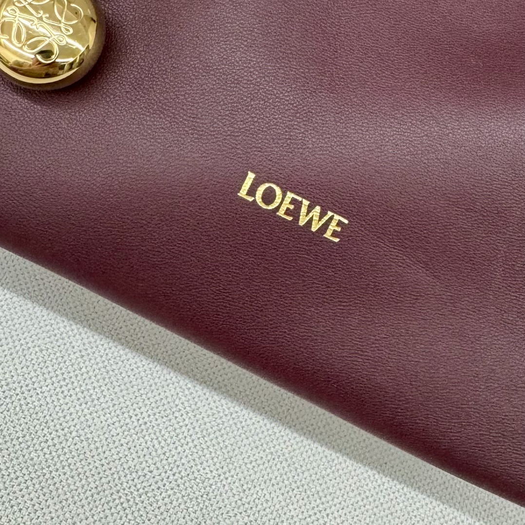 L0ew* squeeze bag-29*24*10.5cm