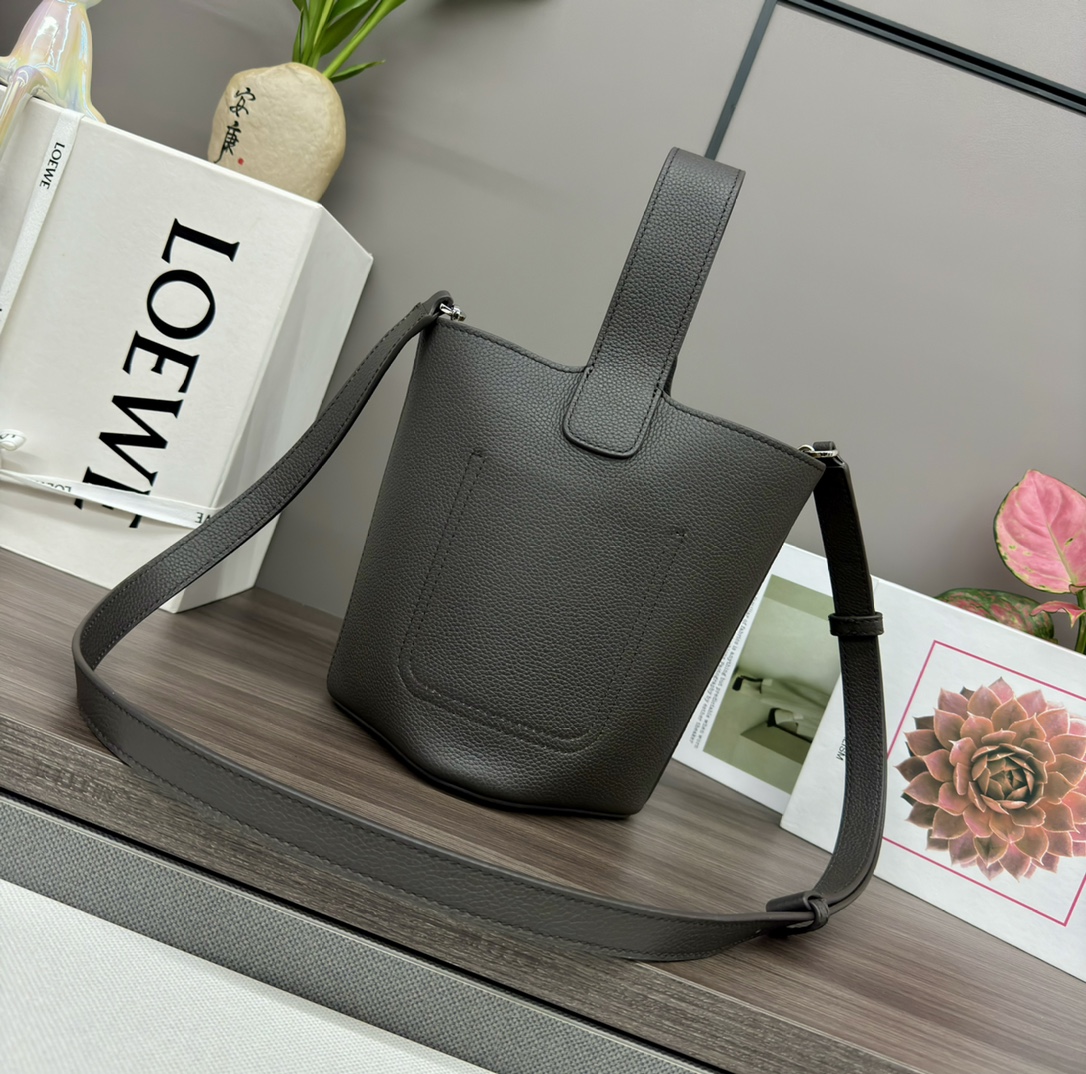 L0ew* mini pebble bucket bag-16*16*19.5cm