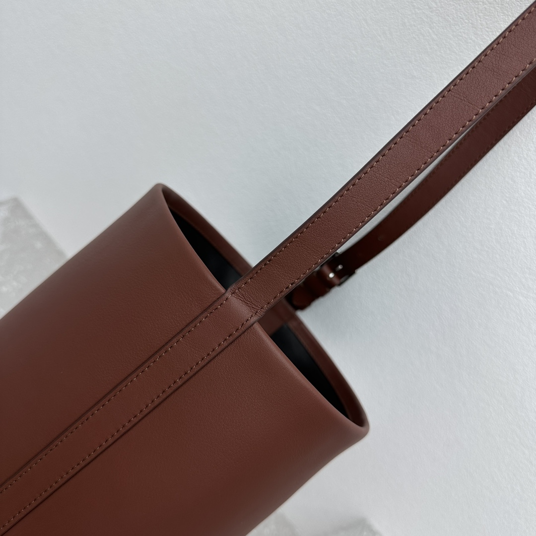 The R0w park tote-28*16*17cm