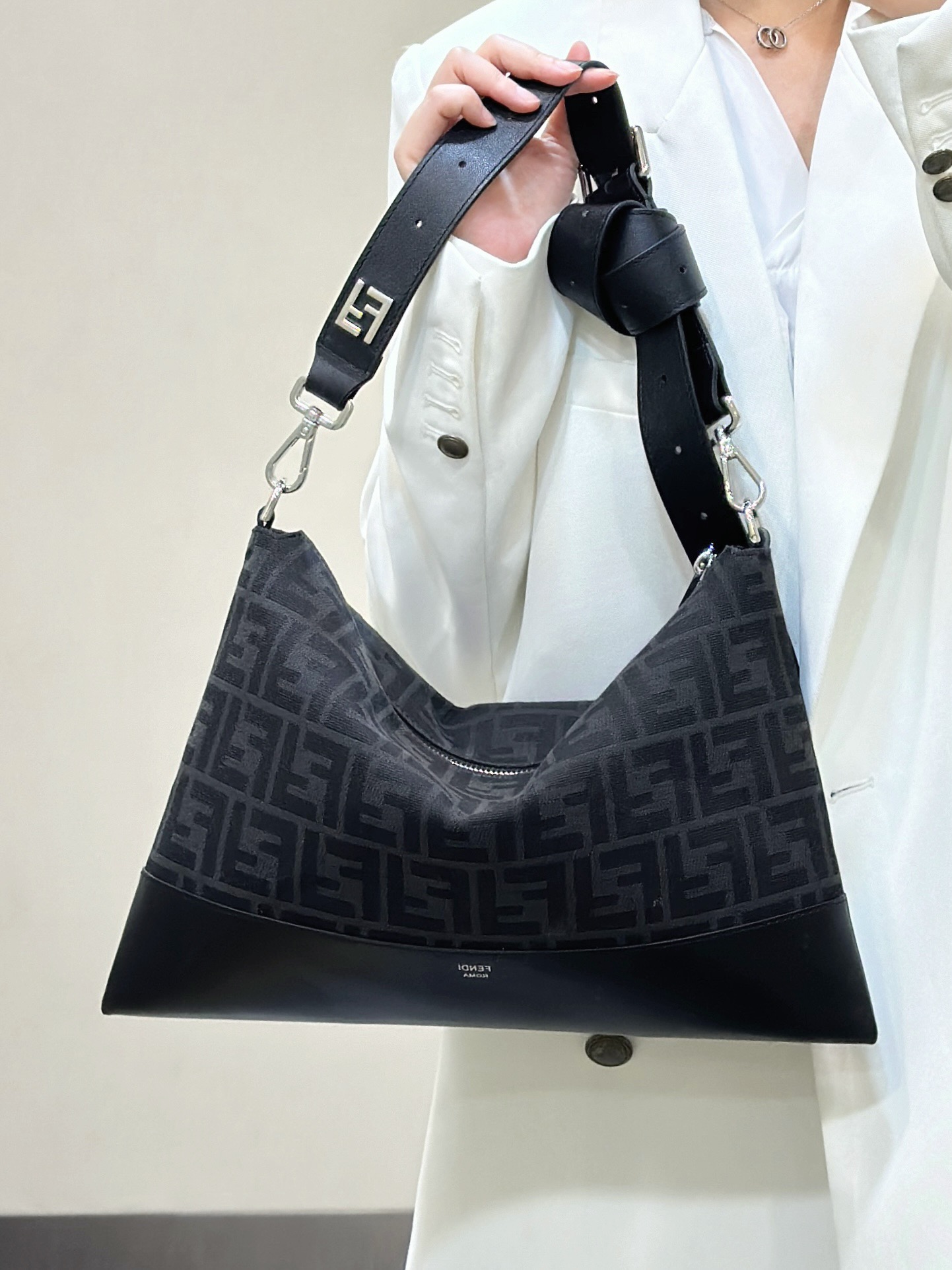 F**di baguette bag-33.5x23cm