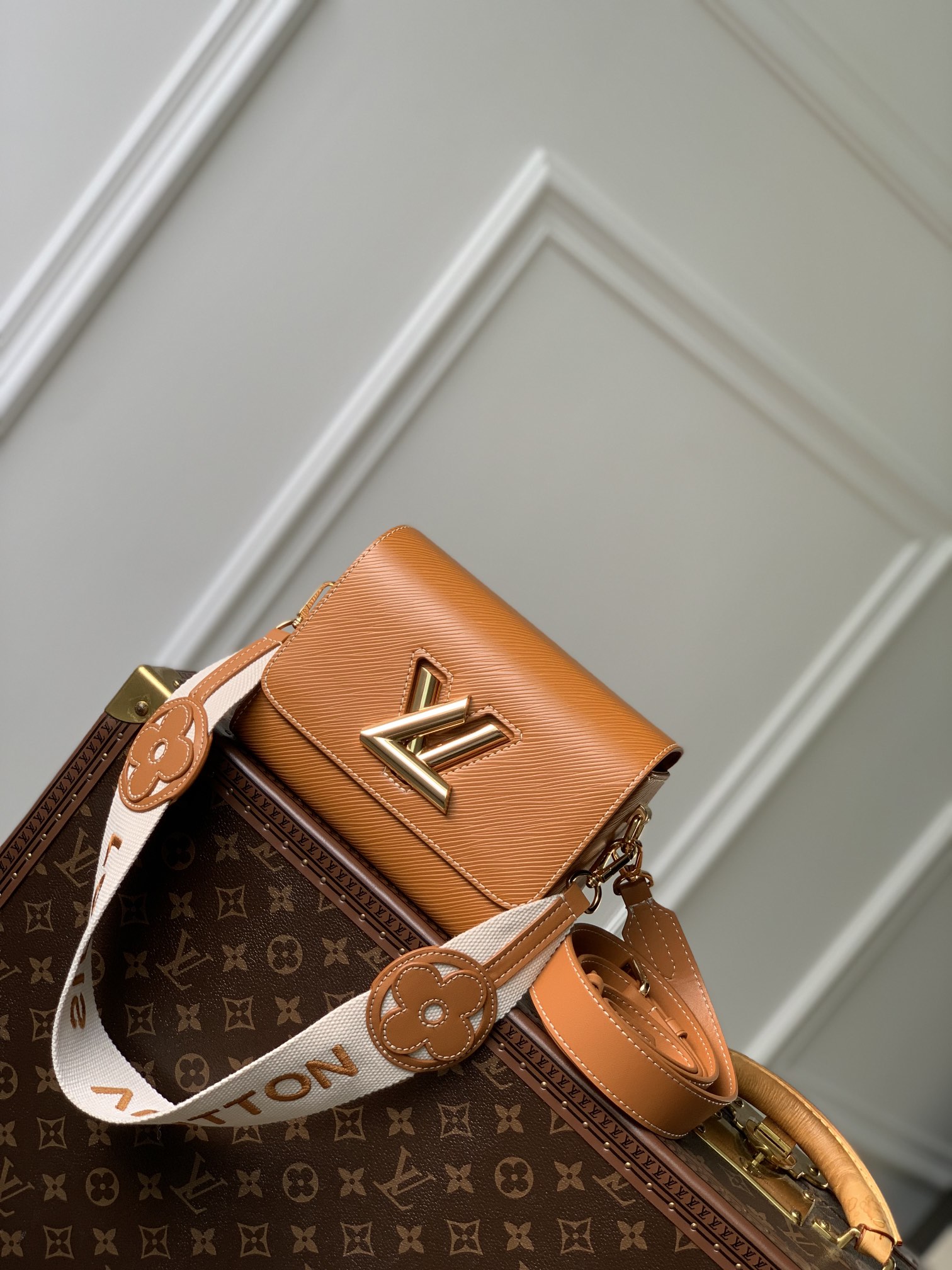 l0*is V*t0n twist mm-m21040-23 x 17 x 9.5cm