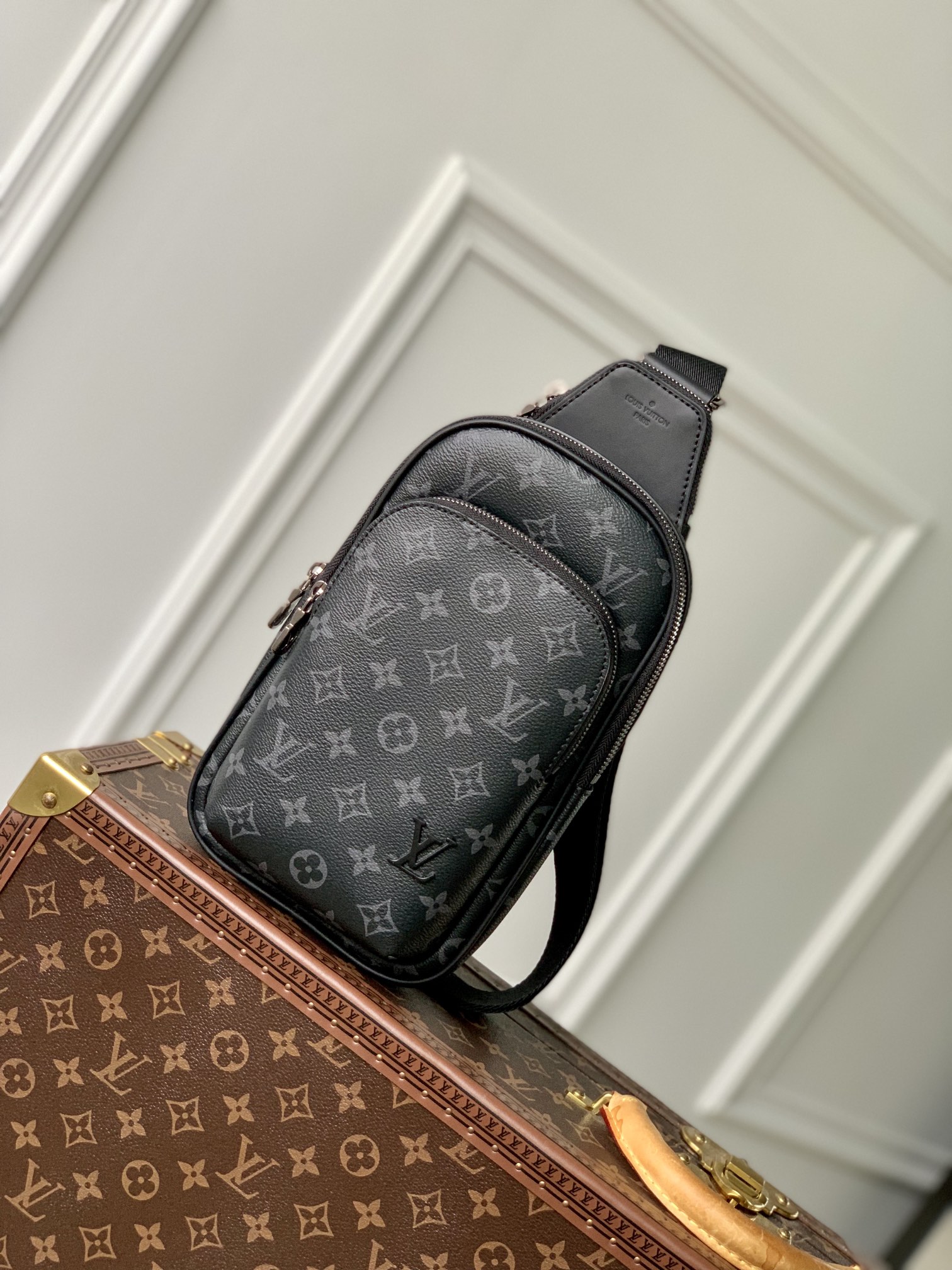 l0*is V*t0n avenue bag-16 x 33 x 5.7cm