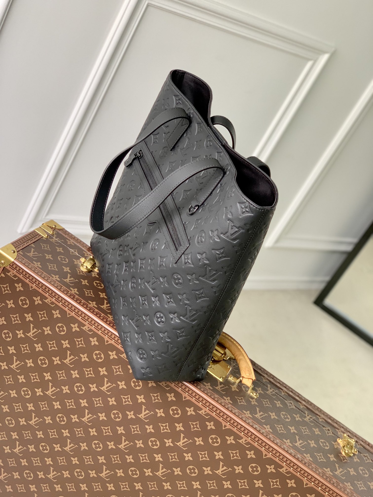 l0*is V*t0n excursion tote bag-33 x 37 x 13cm