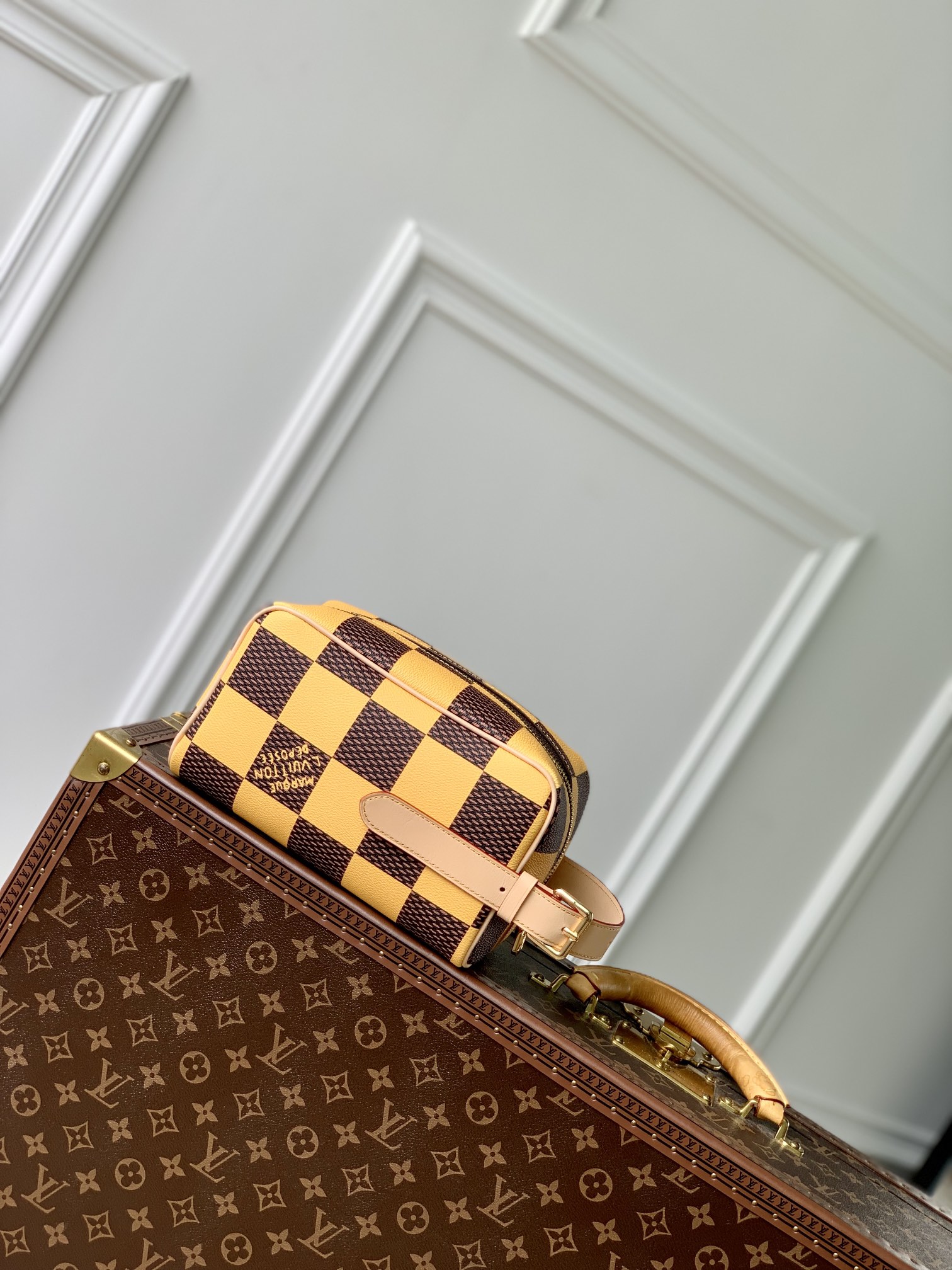 l0*is V*t0n locker dopp kit pouch -23 x 13 x 12cm