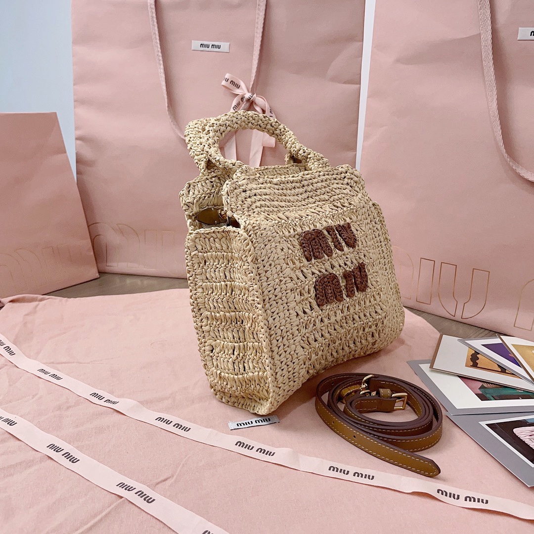 M*um*u raffia shoulder bag-22x 22.5x7.5cm
