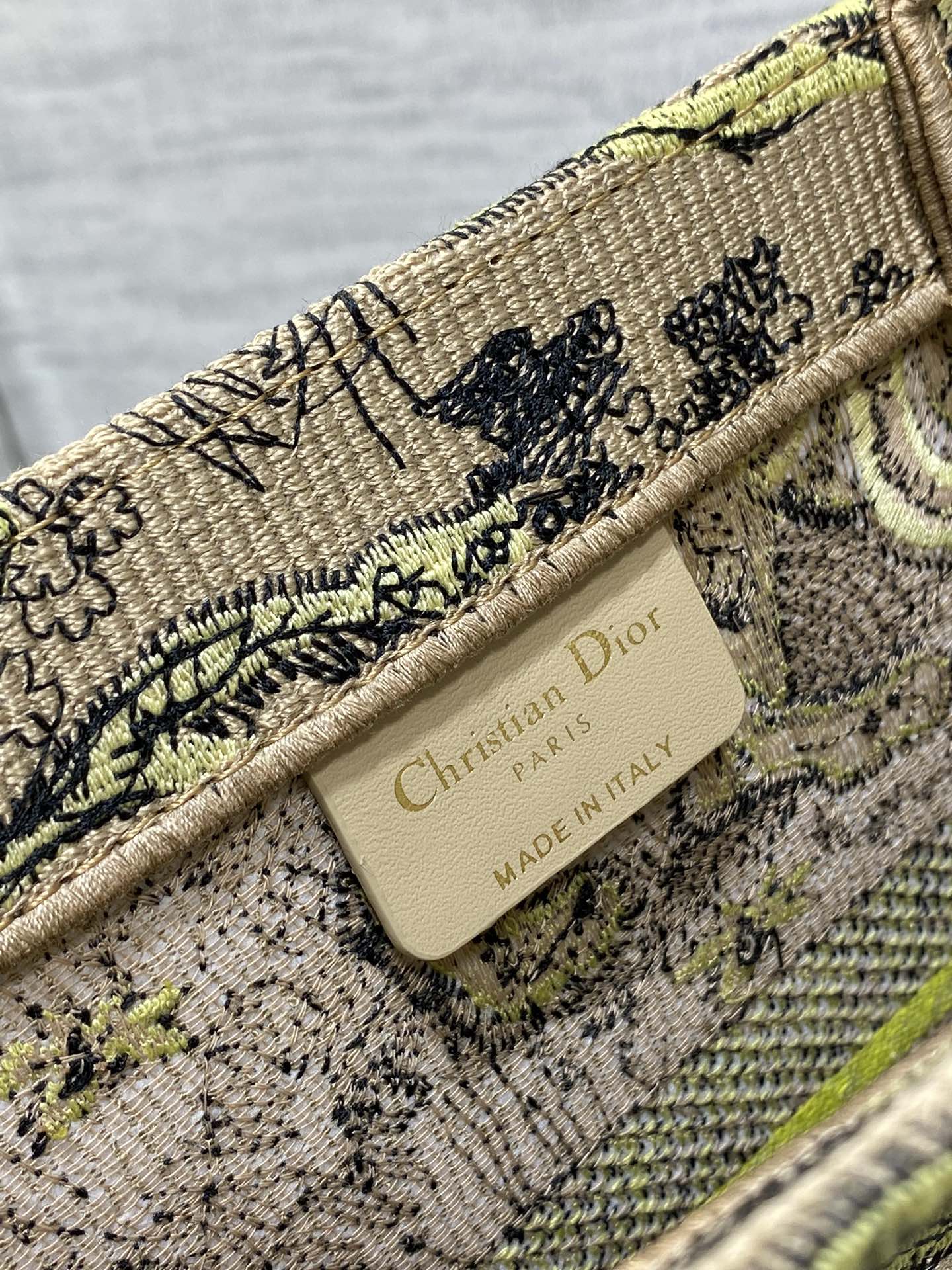 D*or small book tote-36.5cm