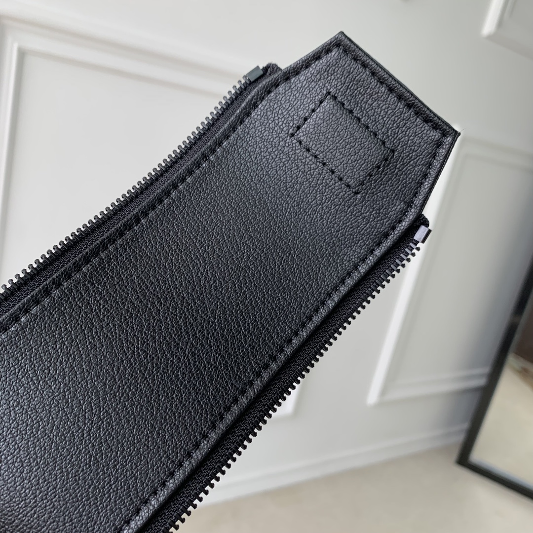 l0*is V*t0n cosmetic bag-28*16*13cm