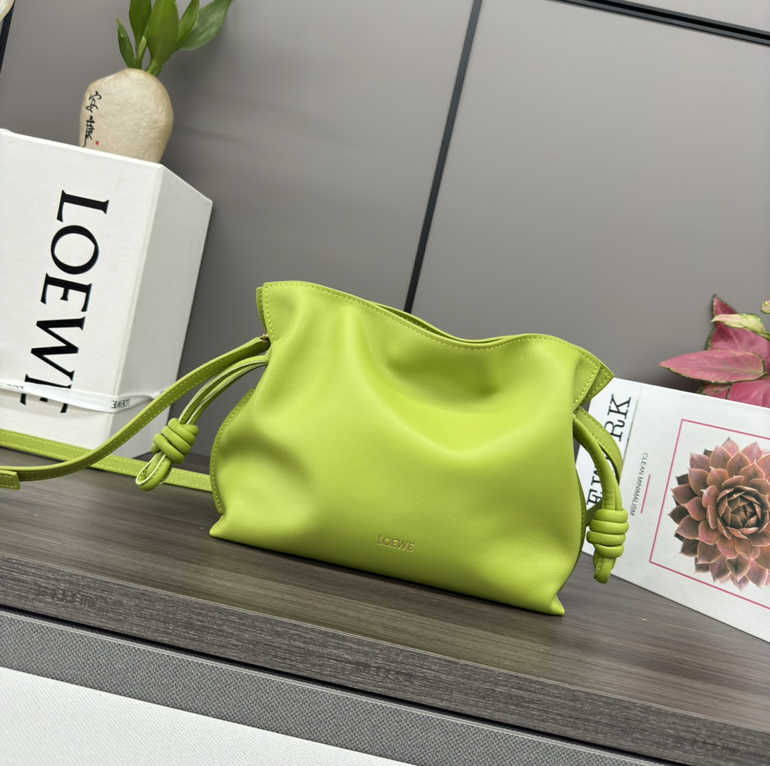 L0ew* flamenco purse 23*5.5*17cm