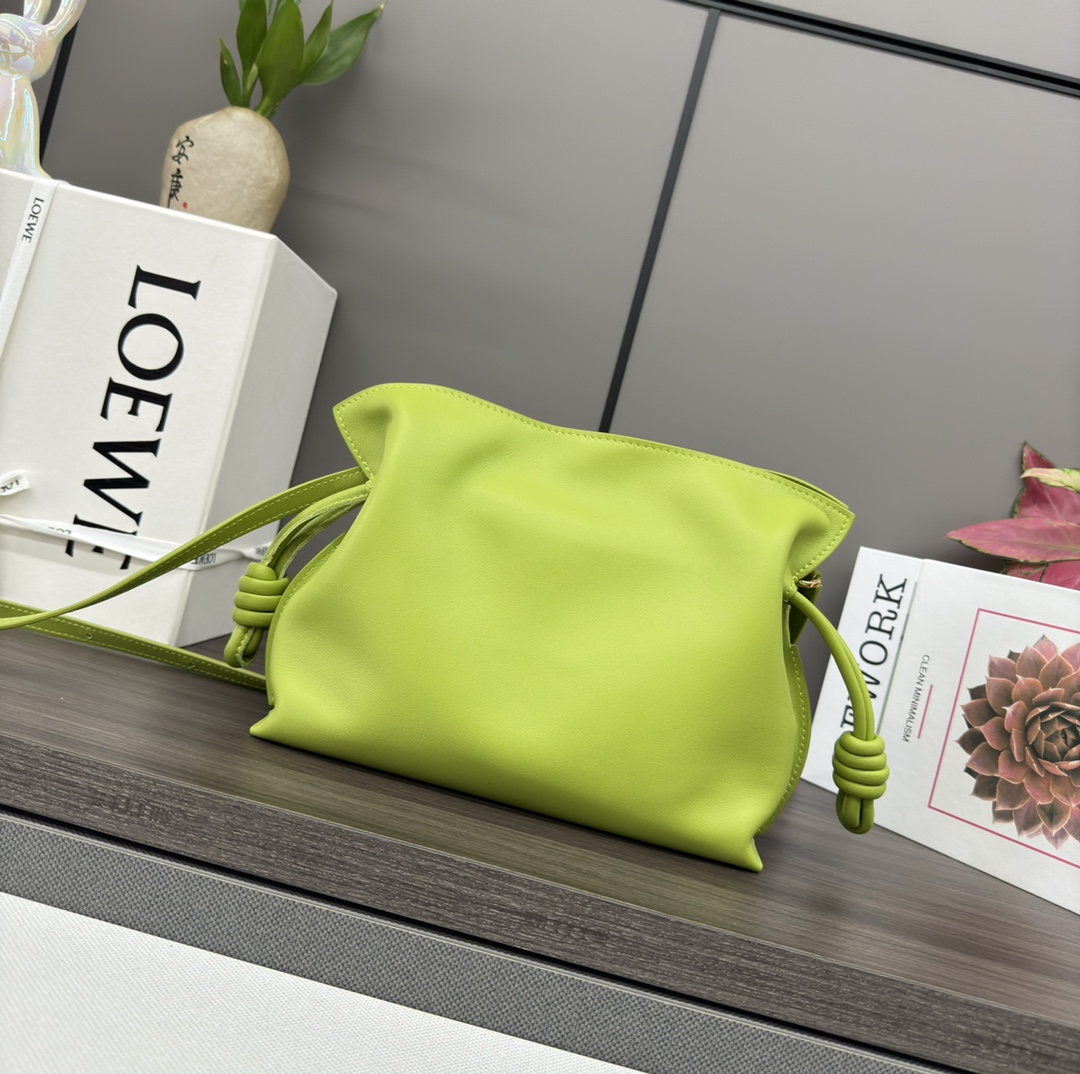 L0ew* flamenco purse 23*5.5*17cm