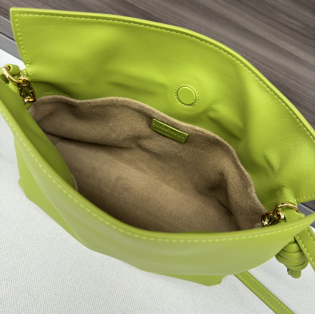 L0ew* flamenco purse 23*5.5*17cm