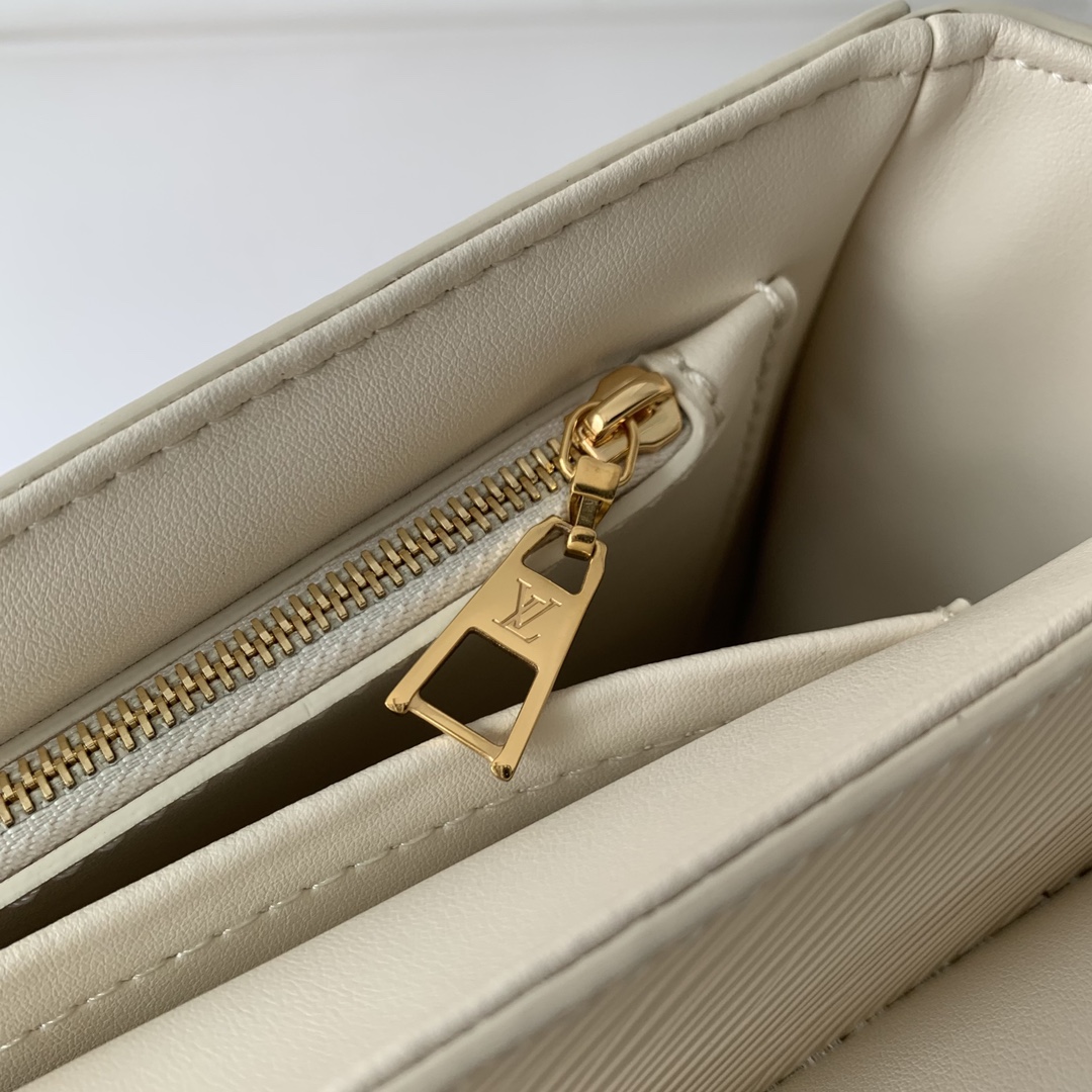 l0*is V*t0n twist mm bloom bag-23*17*9.5cm