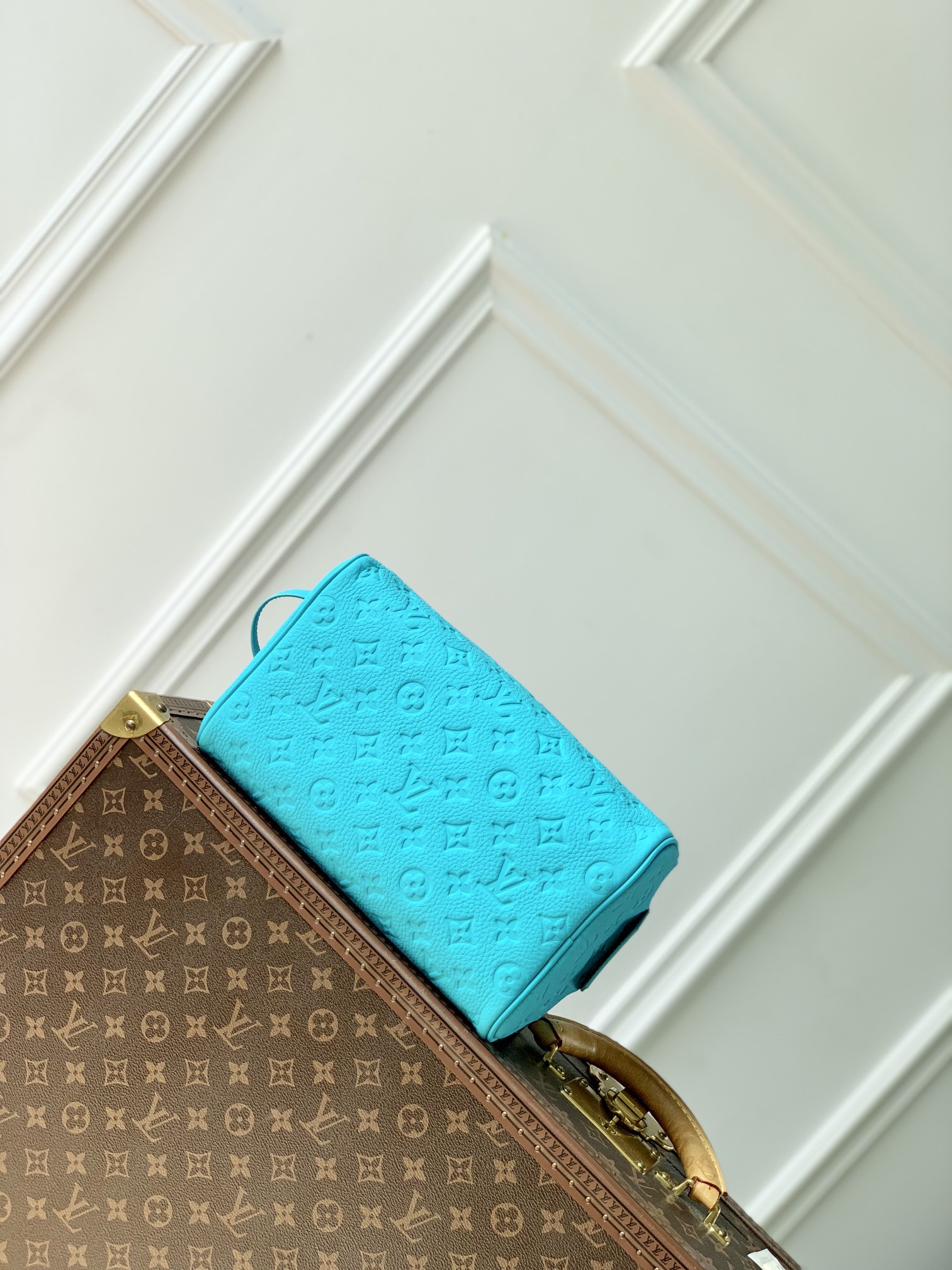 l0*is V*t0n toiletry bag- m11482-28 x 15 x 16.5cm