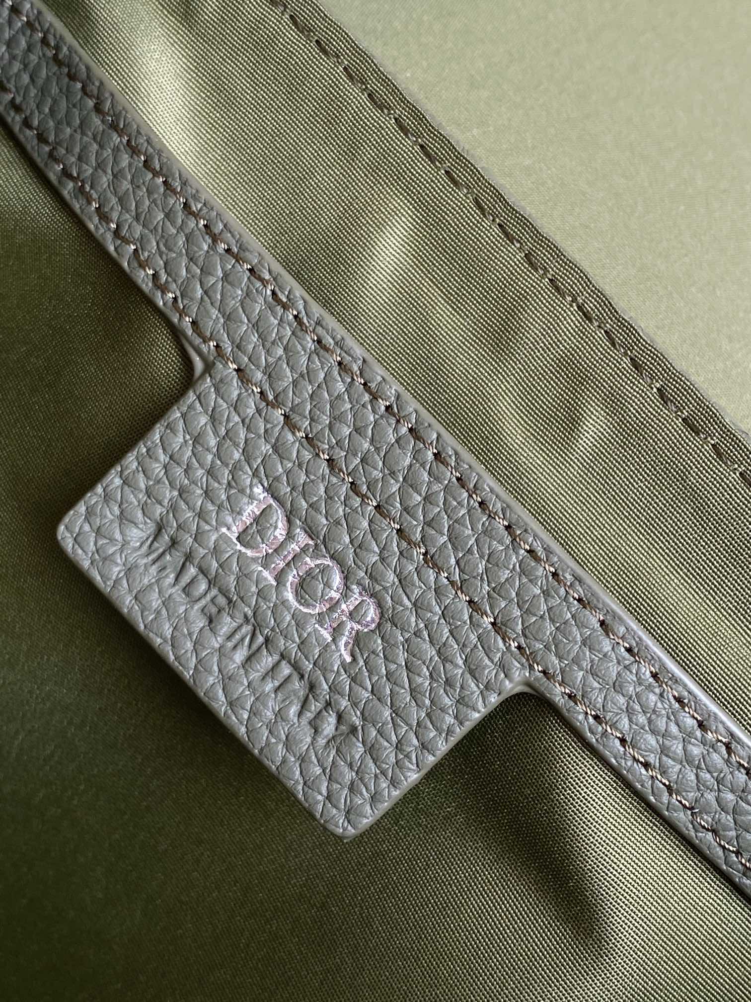 D*or men messenger bag-21 x 18 x 6cm