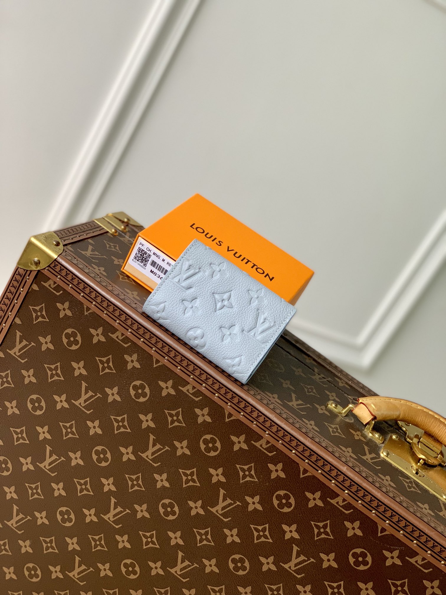 l0*is V*t0n wallet-11 x 8 x 2.5cm
