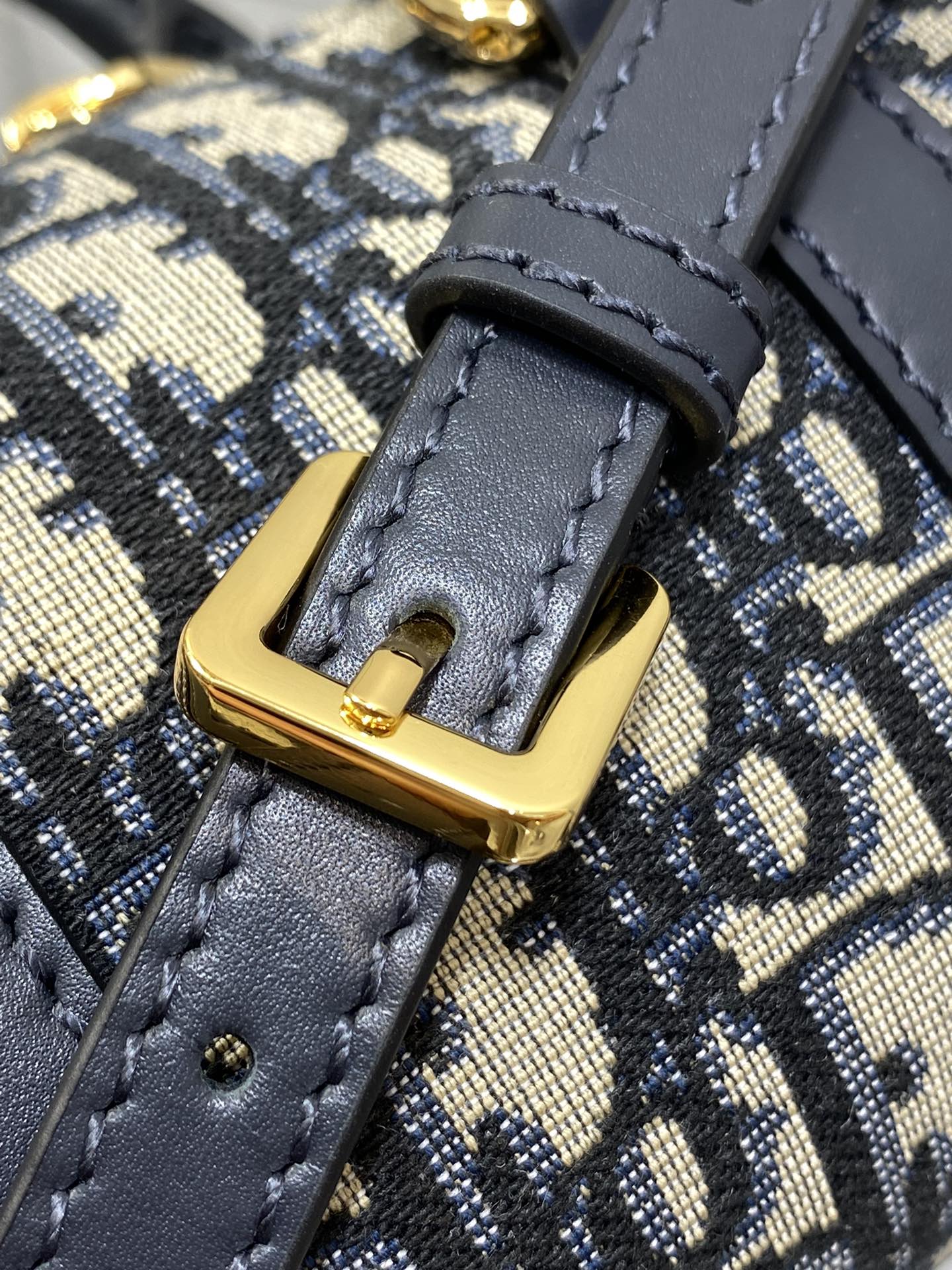 D*or groove bag-17*10*8cm