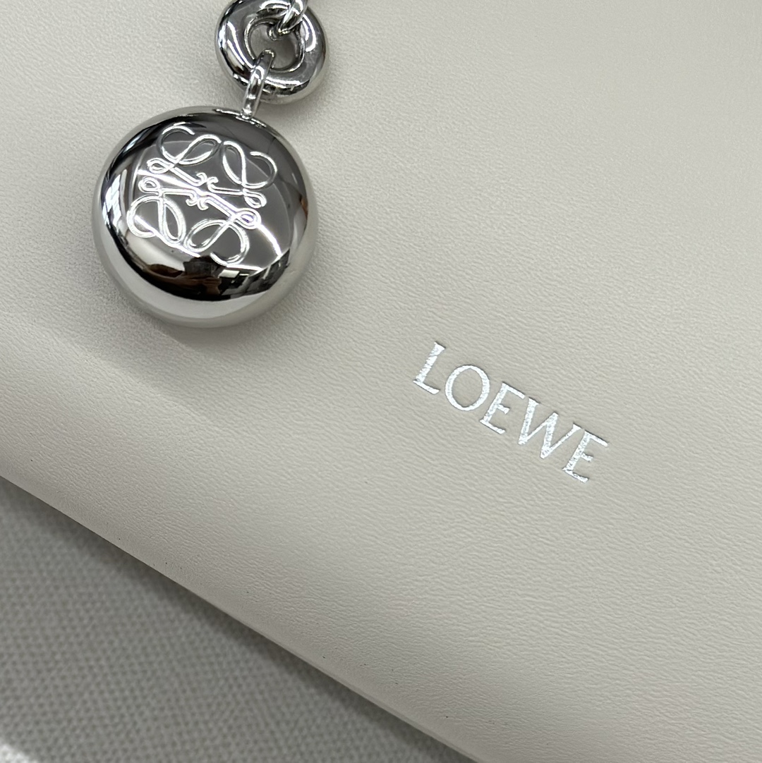 L0ew* squeeze bag-29*24*10.5cm