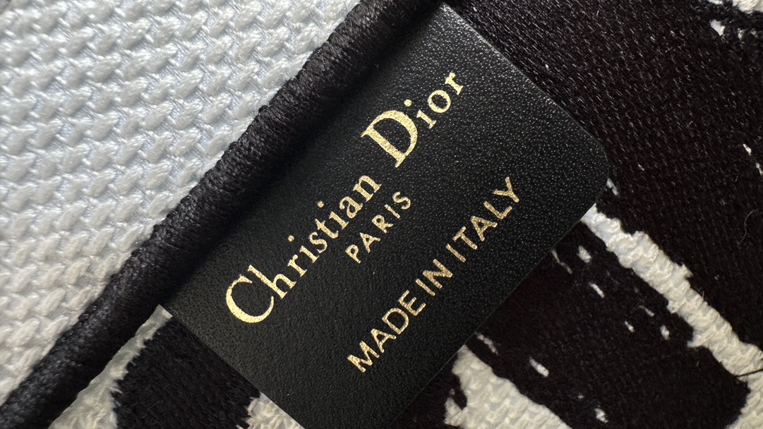 D*or small book tote-26*8*22cm