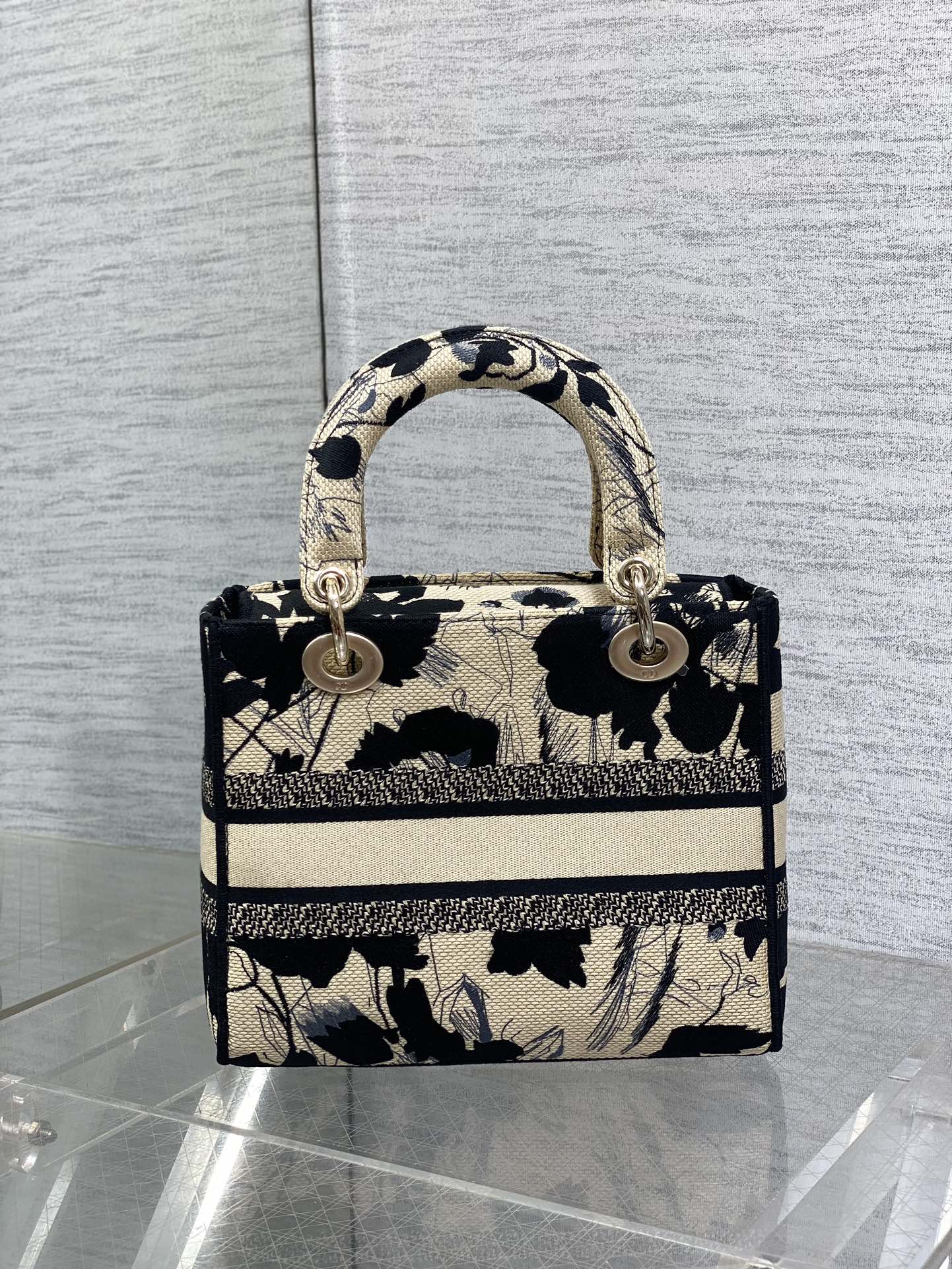 lady D*or handle bag-24cm