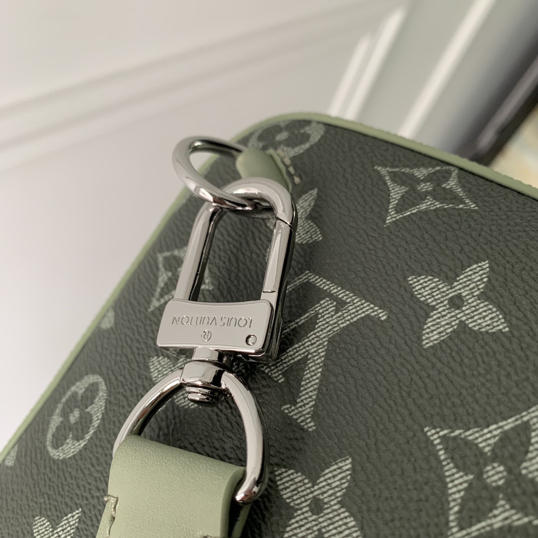 l0*is V*t0n slingbag pm -m11702-20×31×10cm