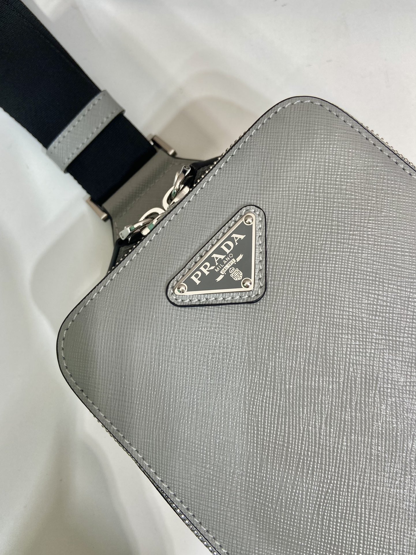 Pra*a 2vz106 Pra*a brique saffiano leather bag-14*20*5cm